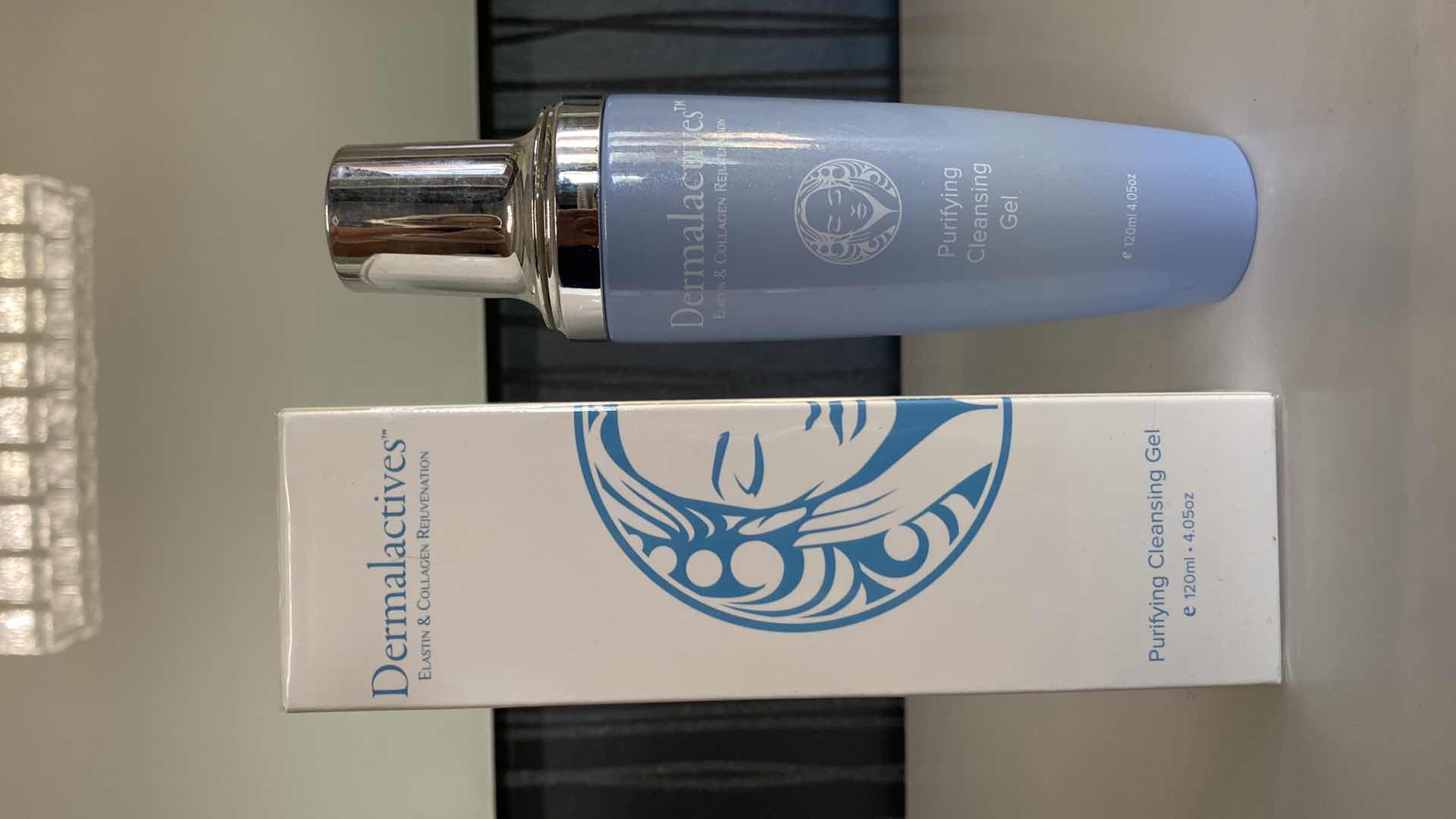 Photo 2 of NEW DERMALATIVES PURIFYING CLEANSING GEL -PURIFIES THE SKIN BY LIFTING AND REMOVING MAKE-UP, OIL BASED DEBRIS AND IMPURITIES