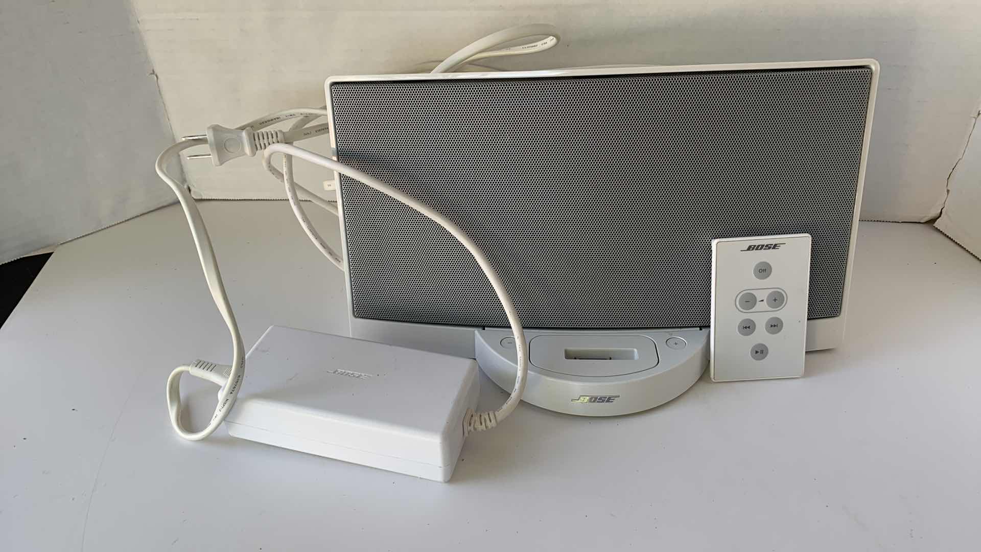 Photo 1 of BOSE SOUND DOCK IPOD SOUND SYSTEM