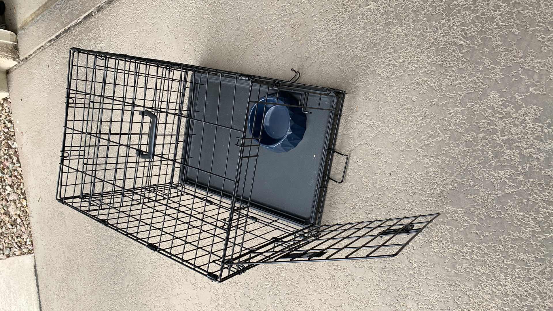 Photo 3 of I CRATE DOG CAGE 24” X 17” H 20”