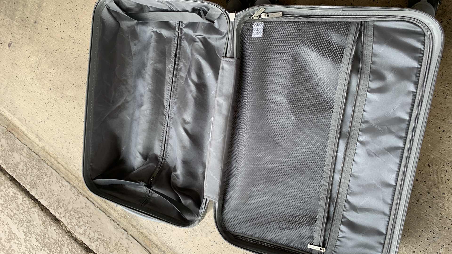 Photo 3 of CALVIN KLEIN HARD SIDE LUGGAGE 22”