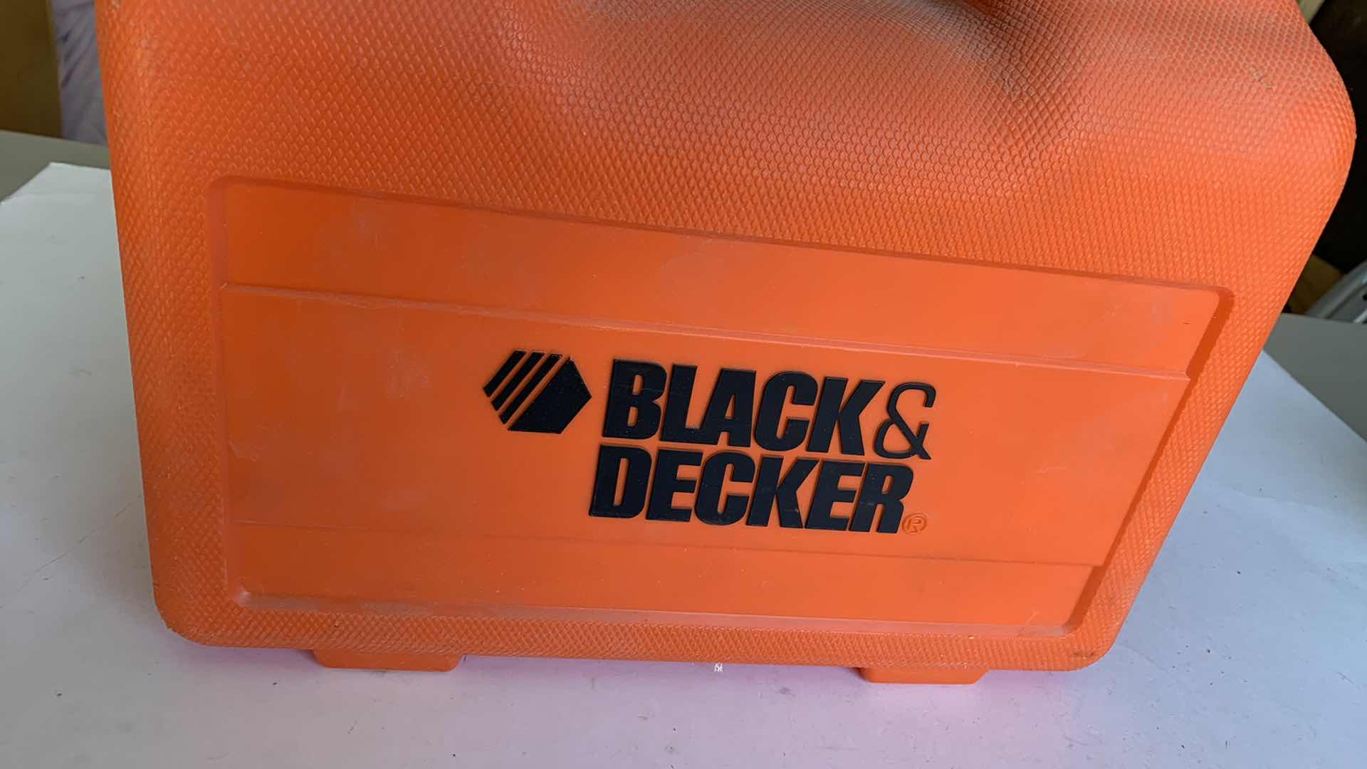 Photo 4 of BLACK AND DECKER ELECTRIC SCREWDRIVER WITH BITS