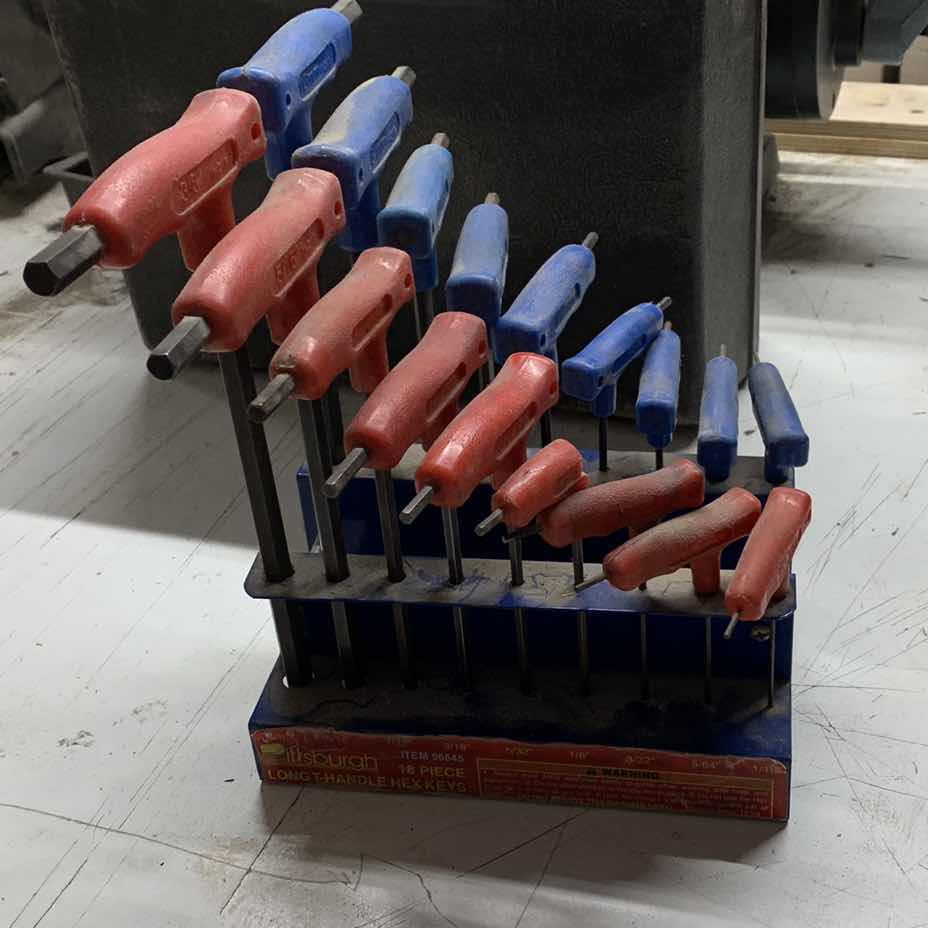 Photo 1 of PITTSBURGH TOOLS LONG HANDEL HEX KEYS IN METRIC AND STANDARD