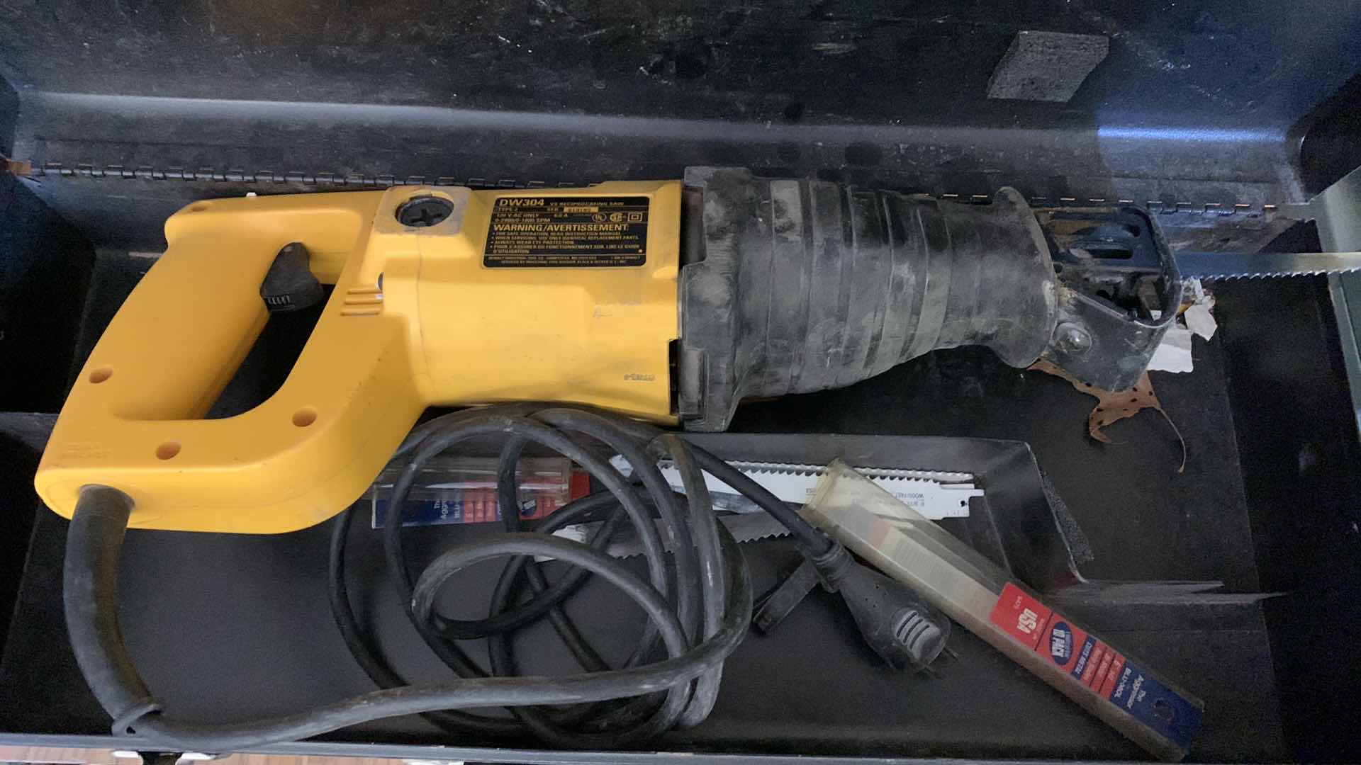 Photo 1 of DEWALT VS RECIPROCATING SAW DW304