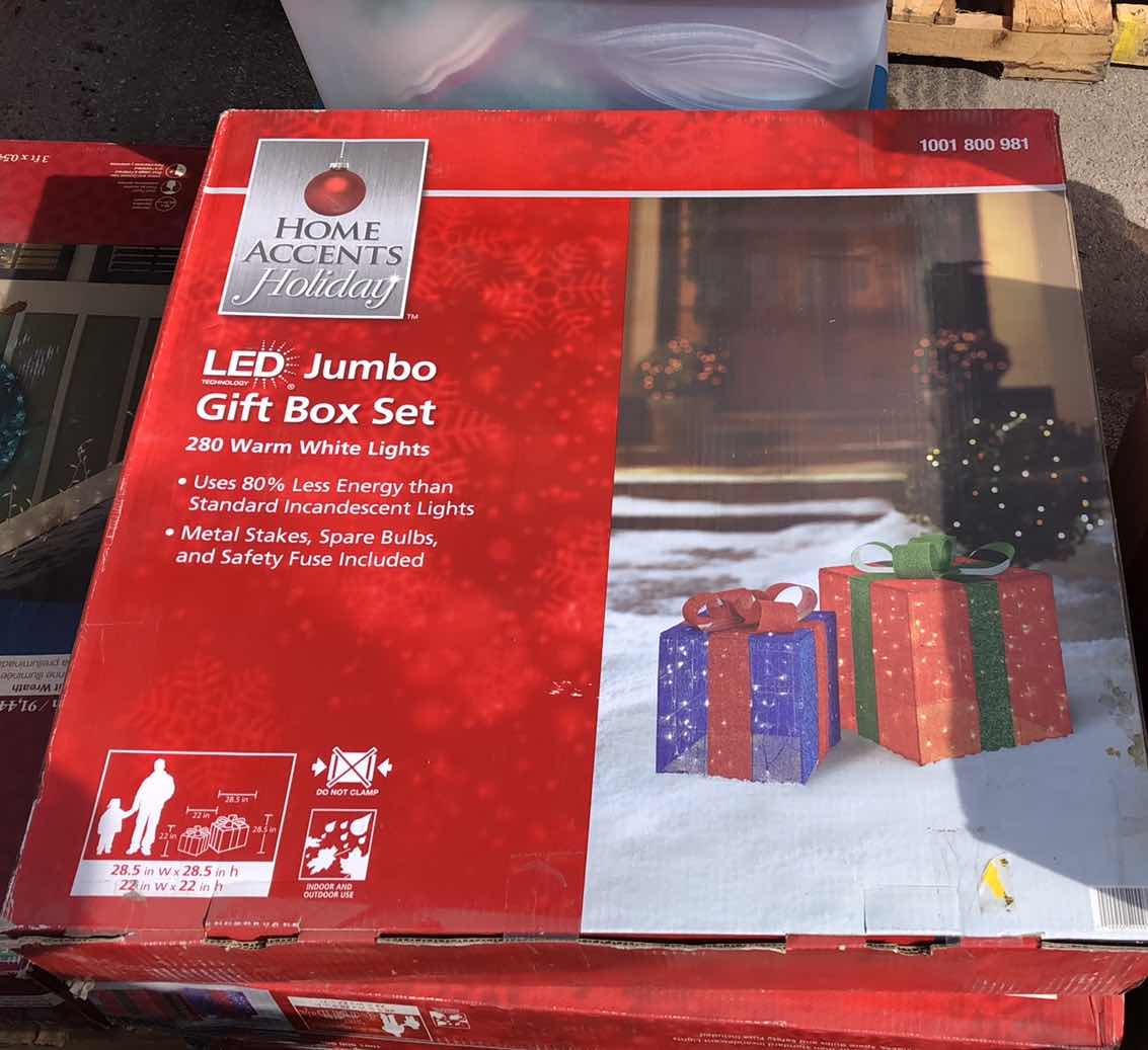 Photo 1 of CHRISTMAS LED JUMBO GIFT BOX SET
