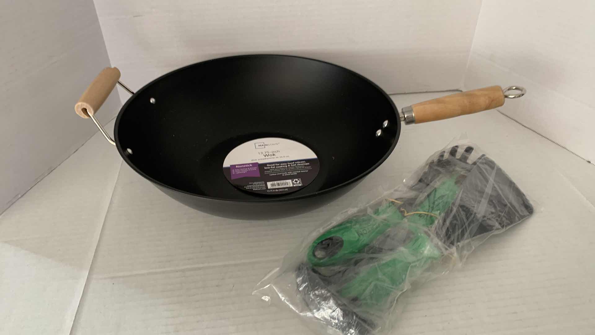 Photo 1 of NON-STICK 13.75” WOK AND UTENSILS