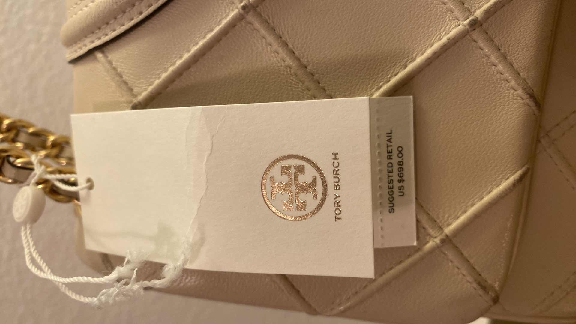 Photo 4 of  AUTHENTIC TORY BURCH WITH ORIGINAL TAG LARGE FLEMING SHOULDER BAG CREAM - SHOWS SOME WEAR INCLUDES DUST BAG