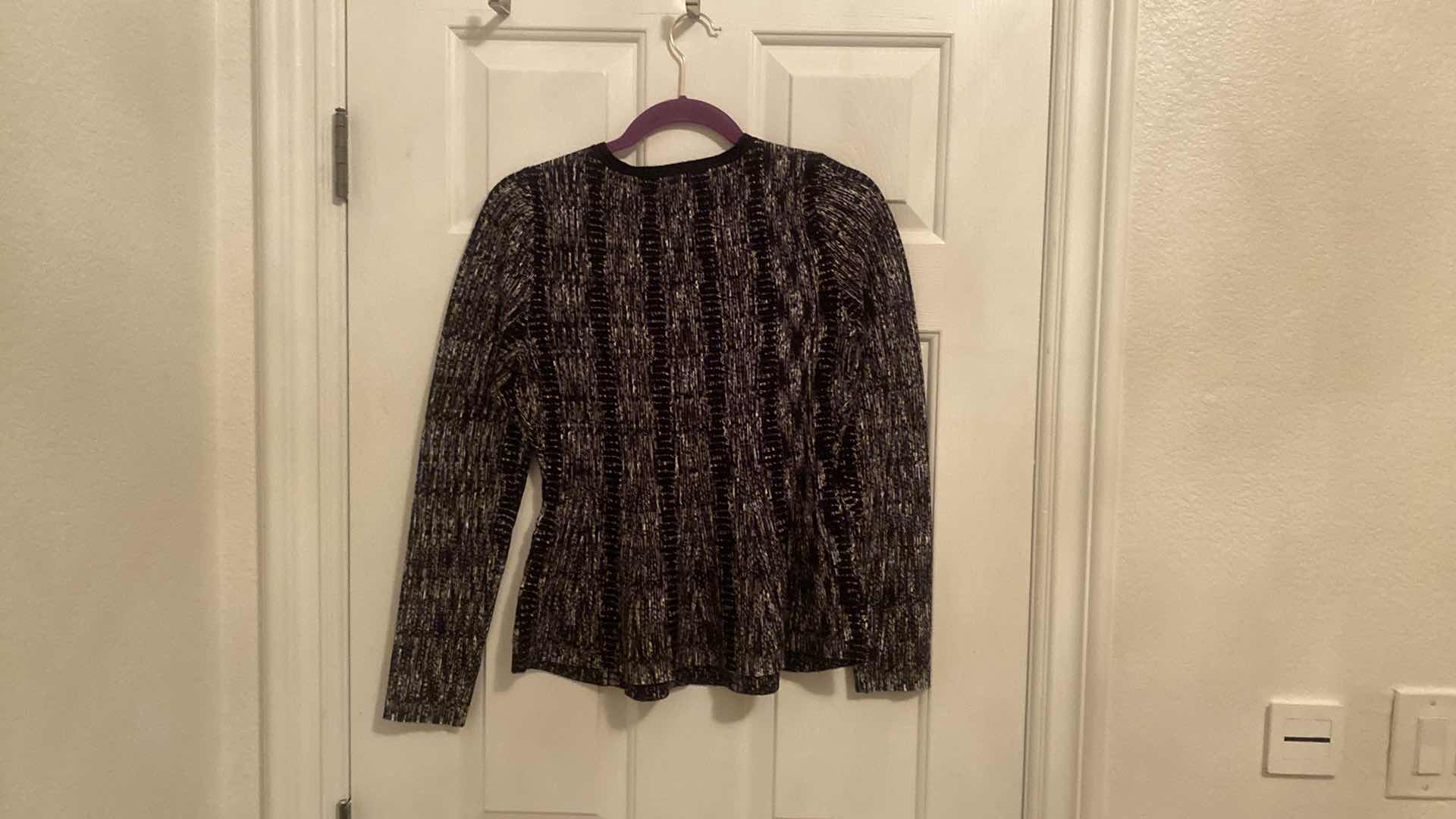 Photo 3 of $99 NWT LADIES SIZE SMALL WHBM SWEATER