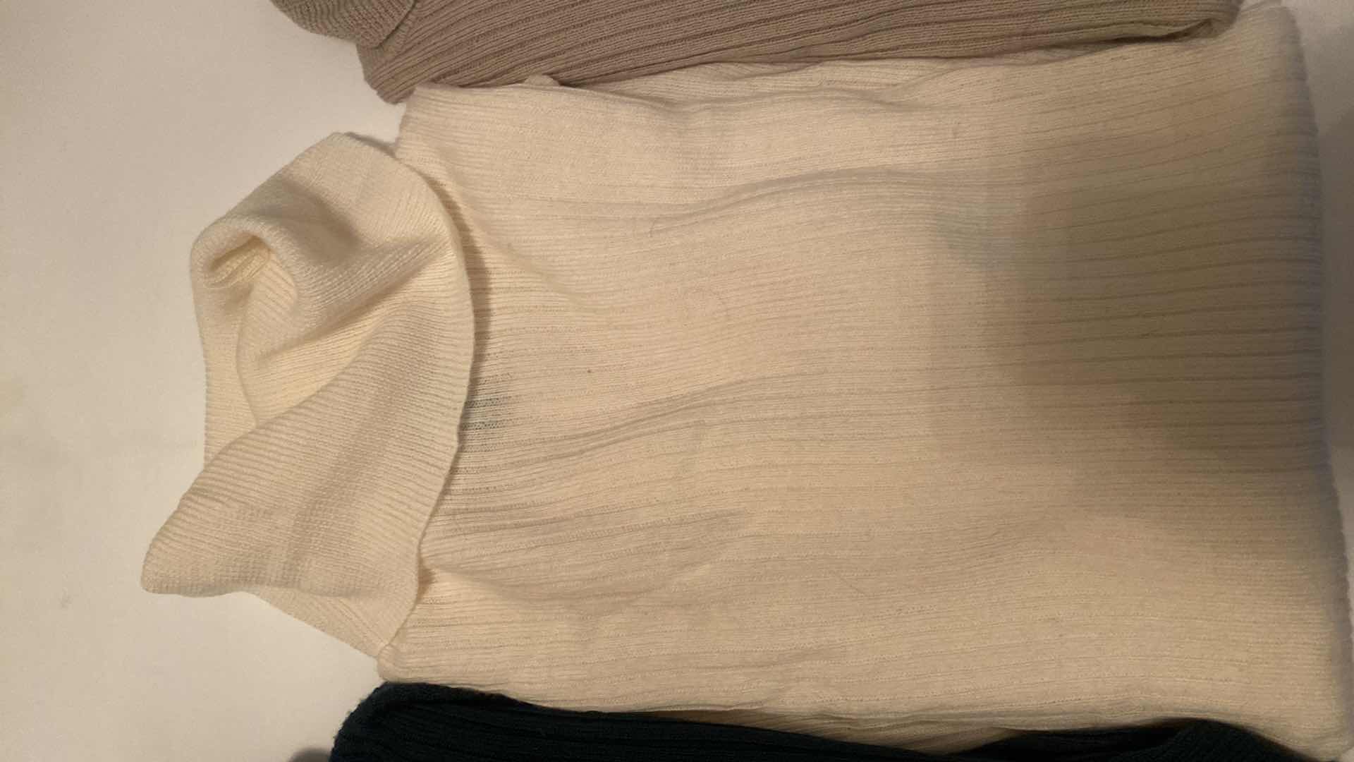 Photo 3 of SAKS 5th AVE LADIES SIZE XSMALL MERINO WOOL BLEND TURTLENECKS