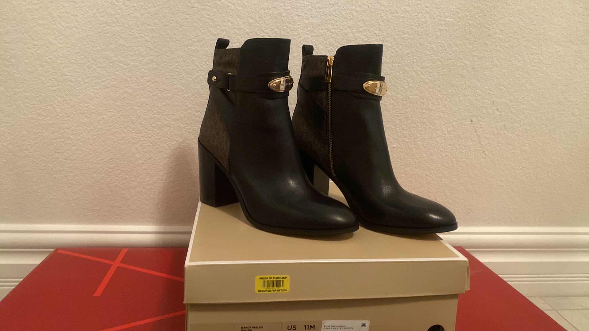 Photo 2 of NEW IN BOX LADIES SIZE 11 MICHAEL KORS DARCY BOOTS