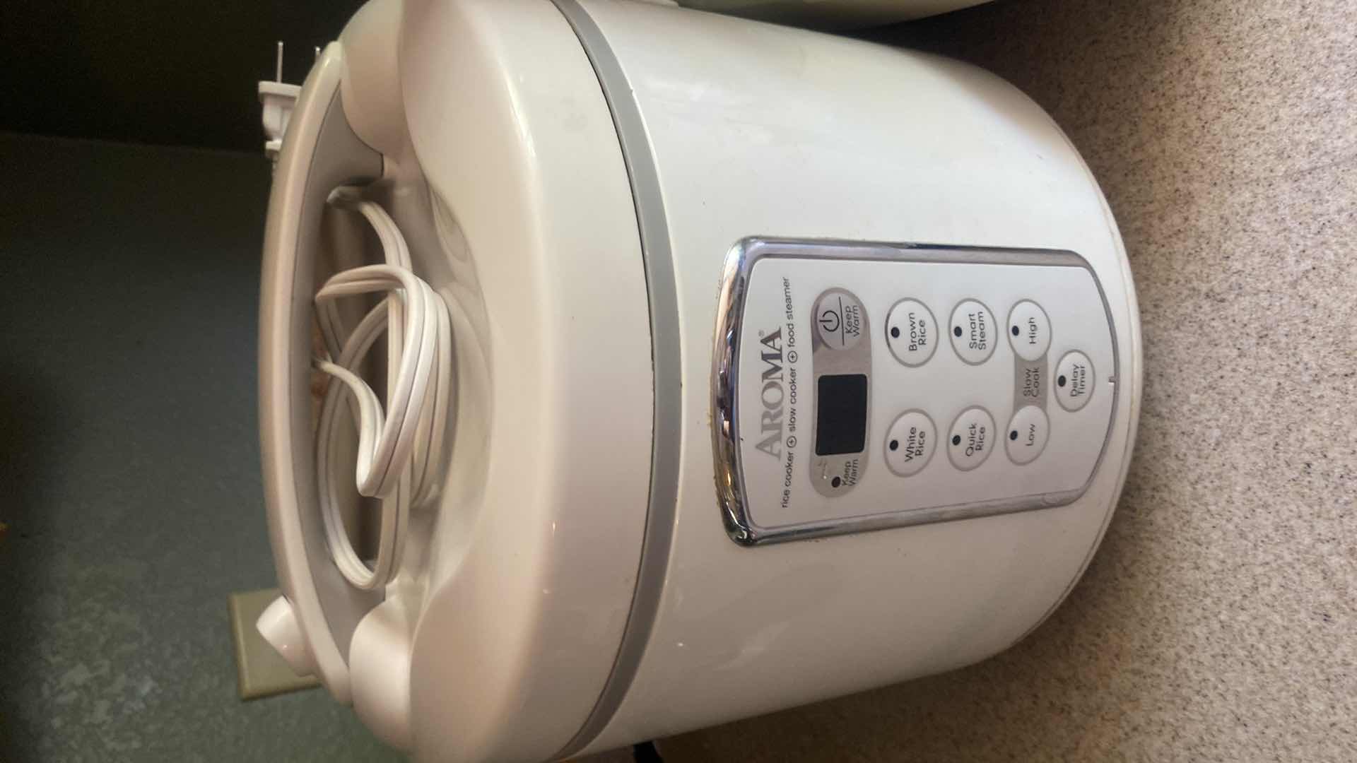 Photo 3 of AROMA RICE COOKER & GE FOOD PROCESSOR