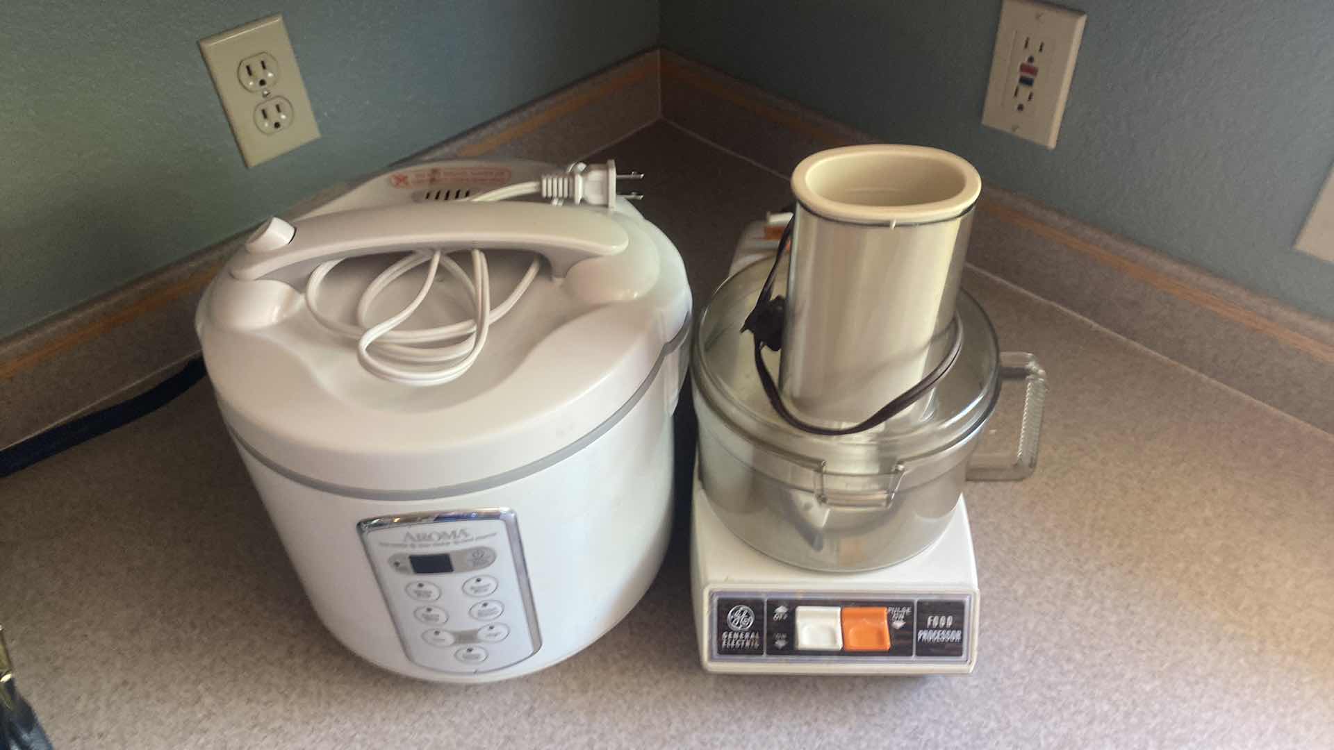 Photo 2 of AROMA RICE COOKER & GE FOOD PROCESSOR