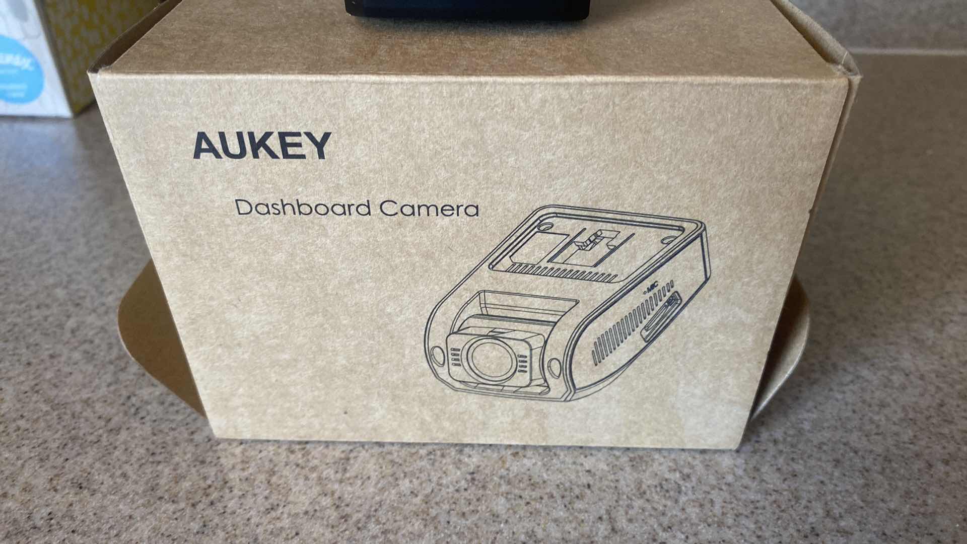 Photo 3 of AUKEY DASH CAM