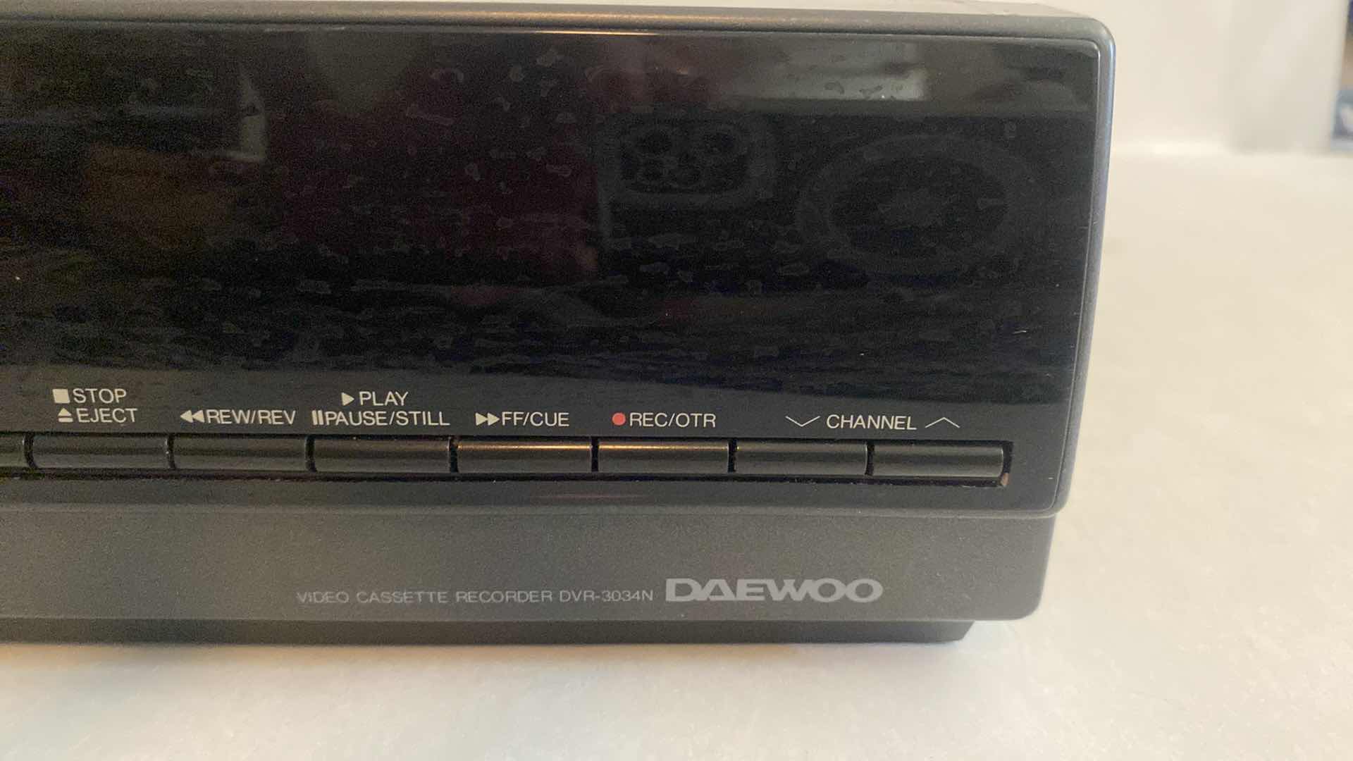 Photo 2 of DAEWOO VHS PLAYER