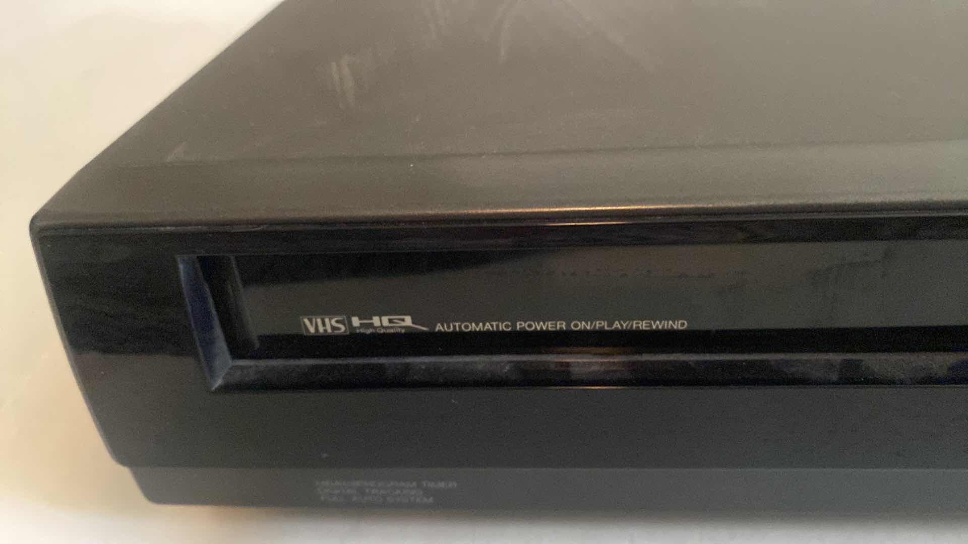 Photo 3 of DAEWOO VHS PLAYER