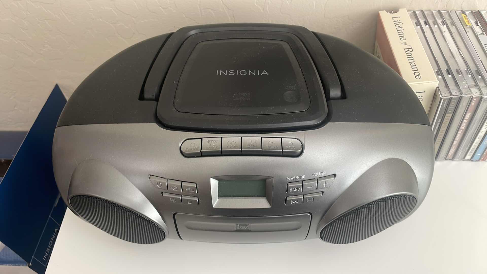 Photo 3 of INSIGNIA BOOMBOX WITH CDS