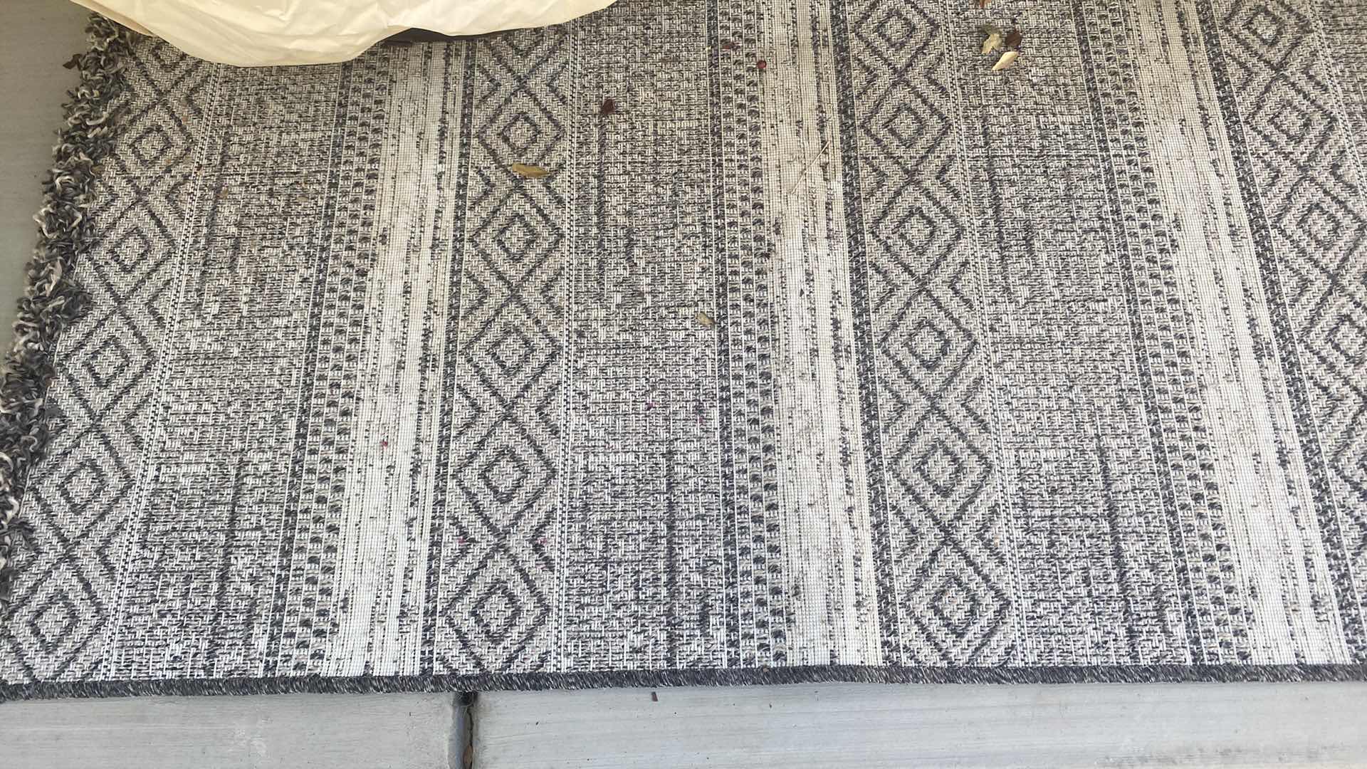 Photo 2 of STYLE SELECTIONS NEUTRAL OUTDOOR RUG 5’ 1” x 7’ 5”