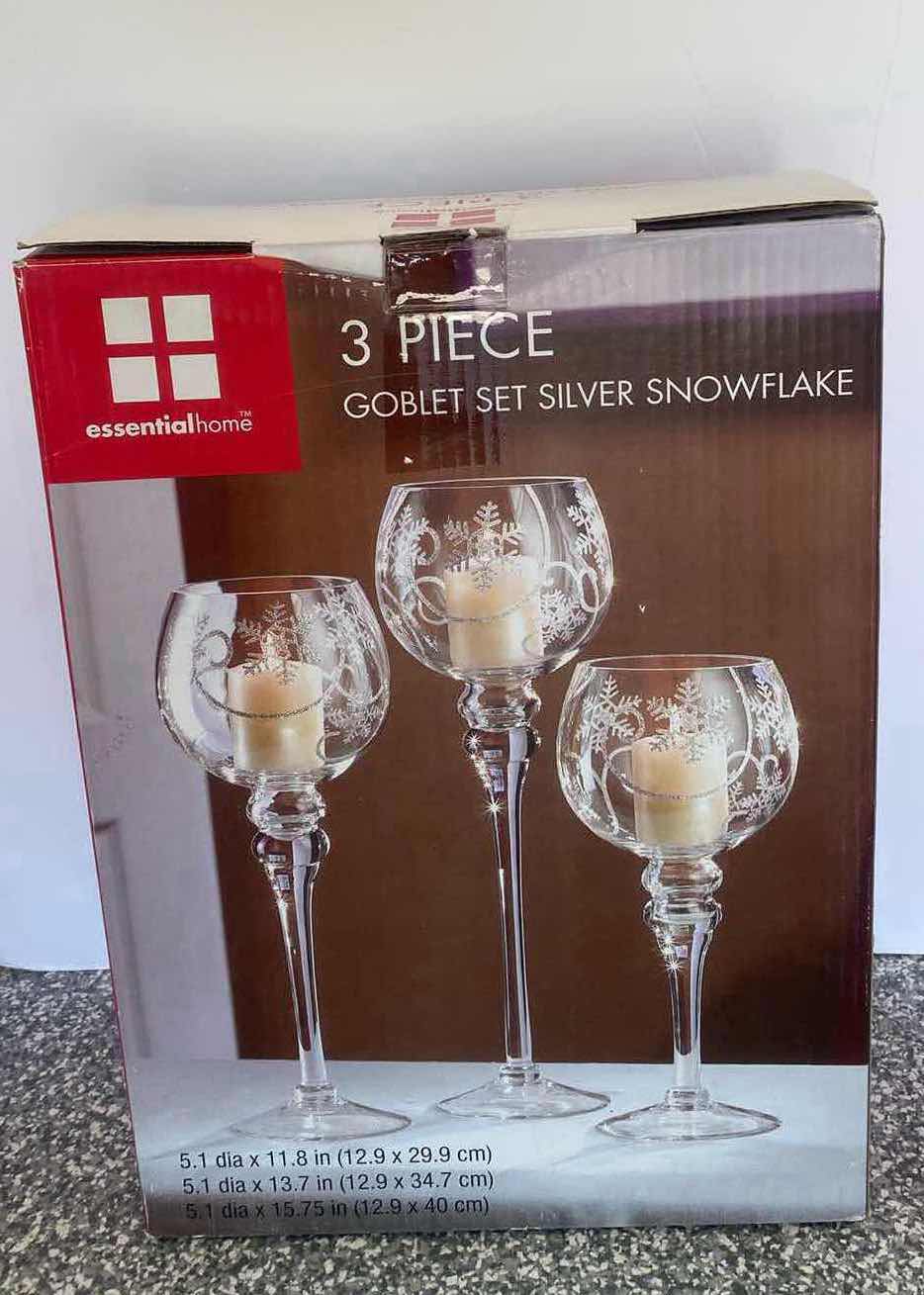 Photo 1 of 3 PIECE GOBLET SET SILVER SNOWFLAKE