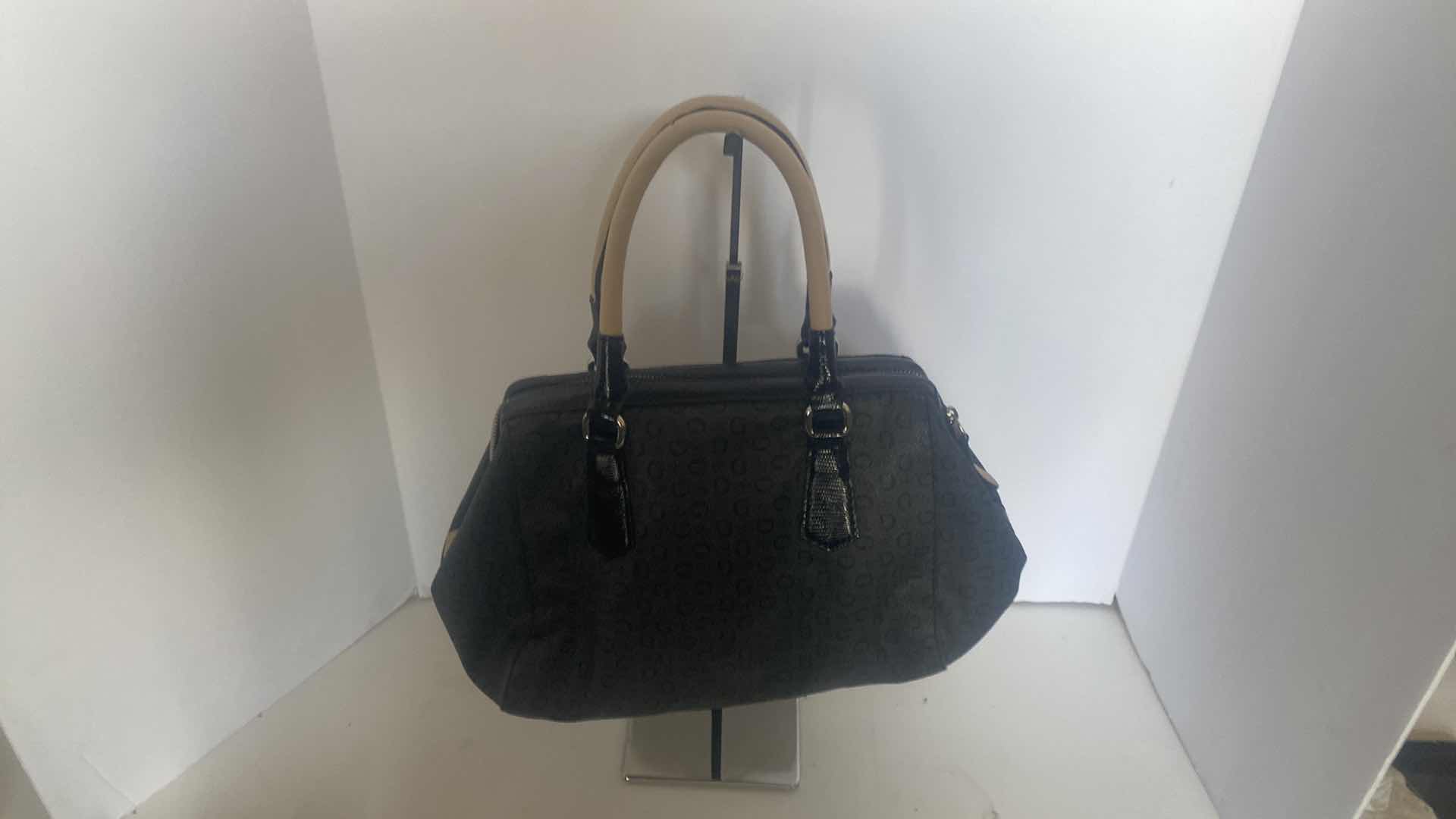 Photo 4 of GUESS HANDBAG SMOKEY BLACK