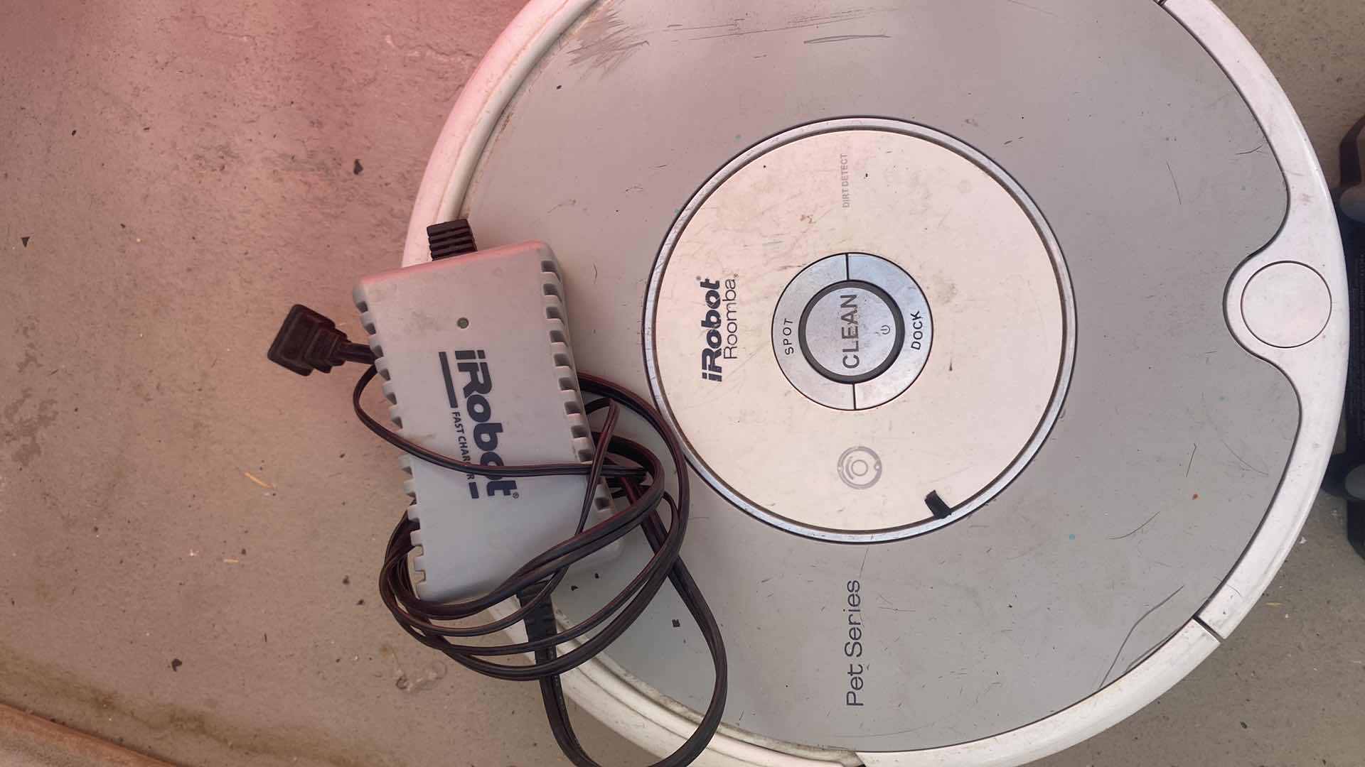 Photo 2 of iROBOT PET SERIES ROOMBA UNTESTED