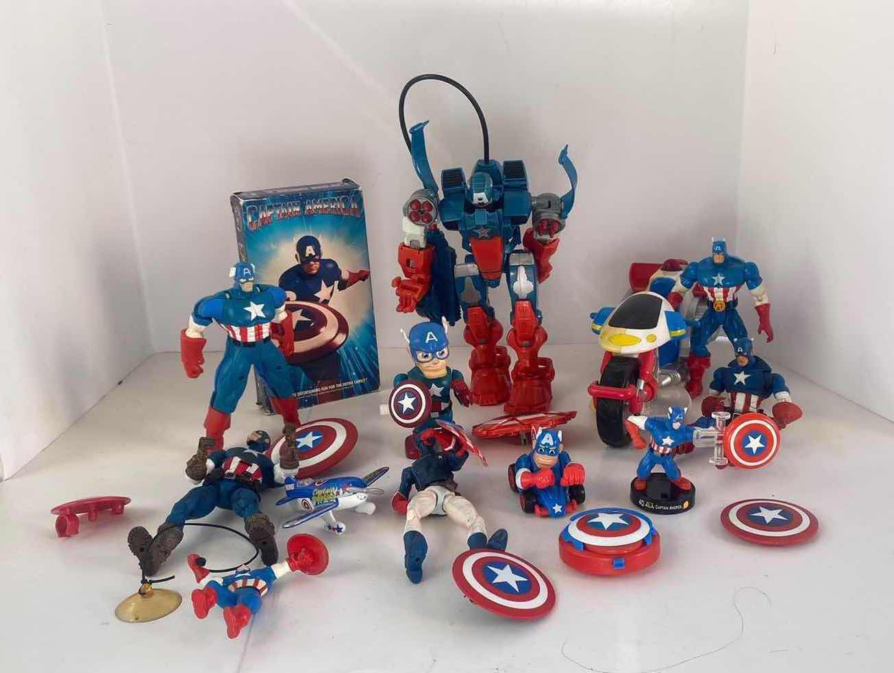 Photo 1 of 19-CAPTAIN AMERICA COLLECTIONBL TRANSFORMER ACTION FIGURES AND ACCESSORIES