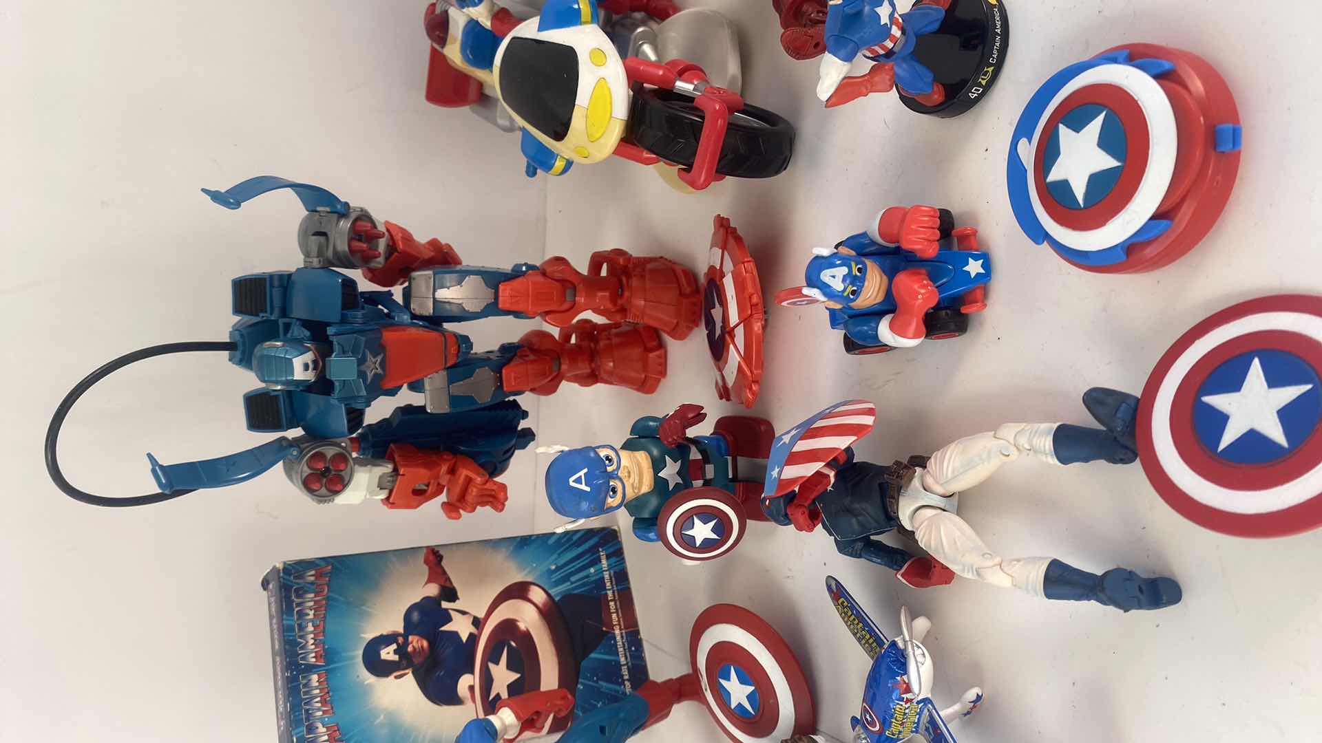 Photo 3 of 19-CAPTAIN AMERICA COLLECTIONBL TRANSFORMER ACTION FIGURES AND ACCESSORIES