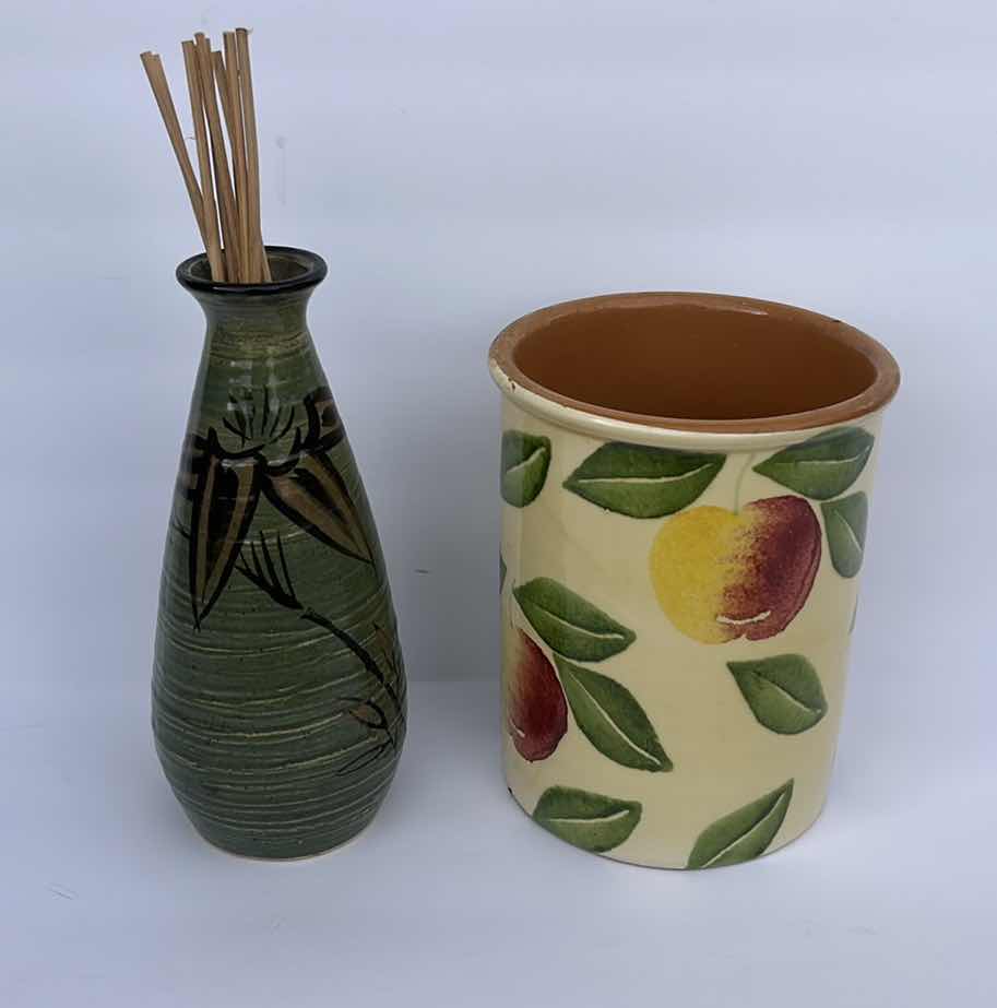 Photo 1 of GLAZED POTTERY- APPLE UTENSIL HOLDER MADE IN ITALY 6” x H7”