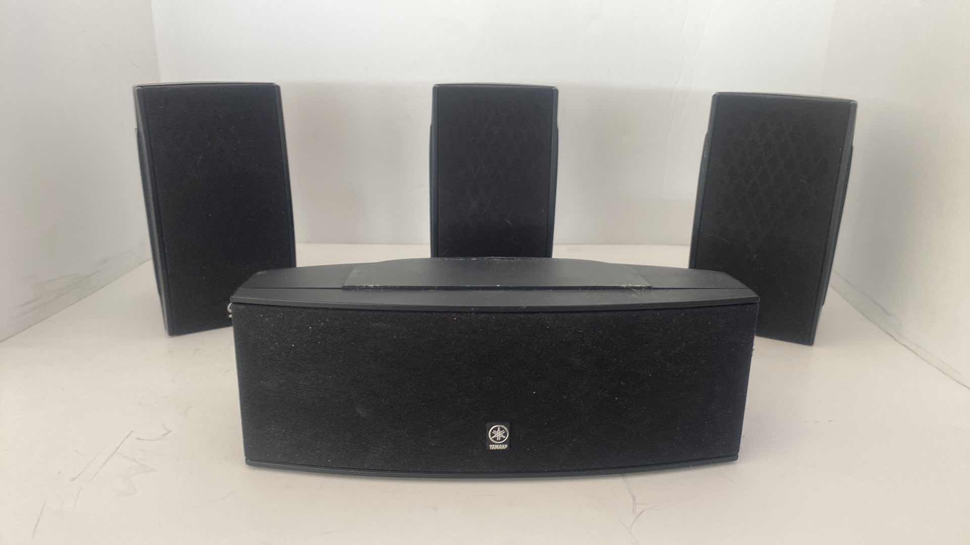 Photo 1 of 4-YAMAHA SPEAKERS (no wire)