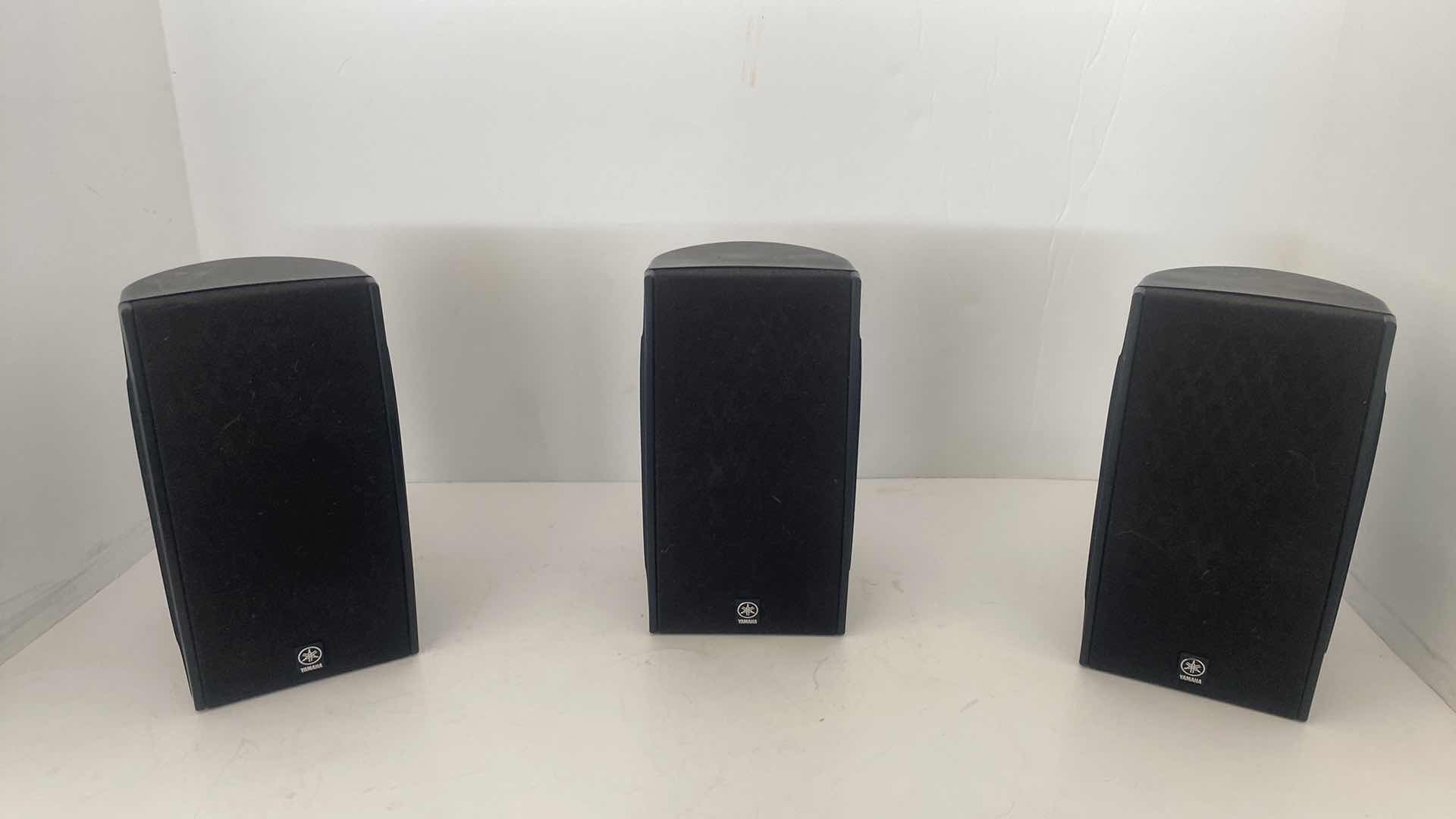 Photo 3 of 4-YAMAHA SPEAKERS (no wire)