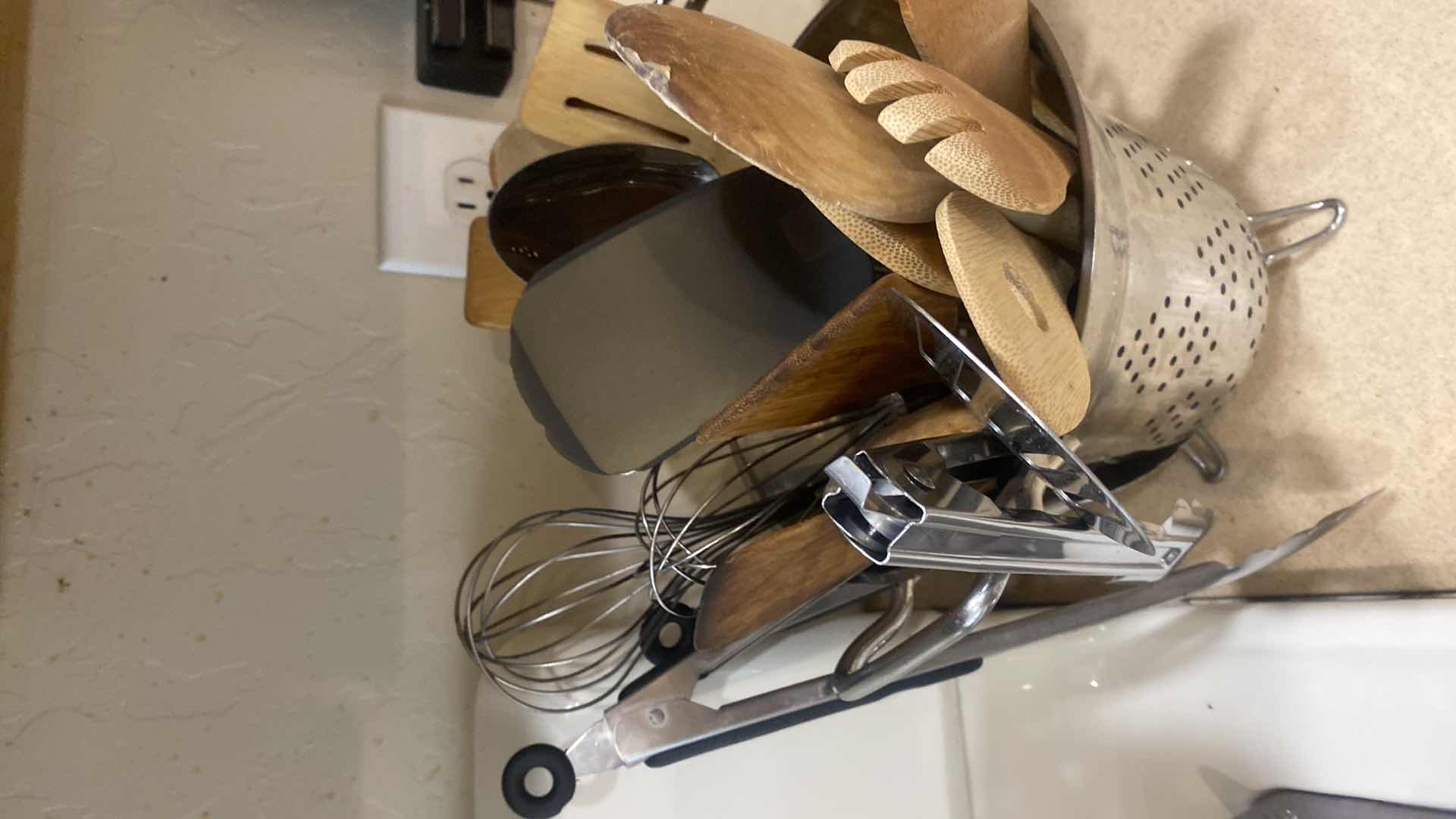 Photo 3 of COLANDER WITH COOKING TOOLS