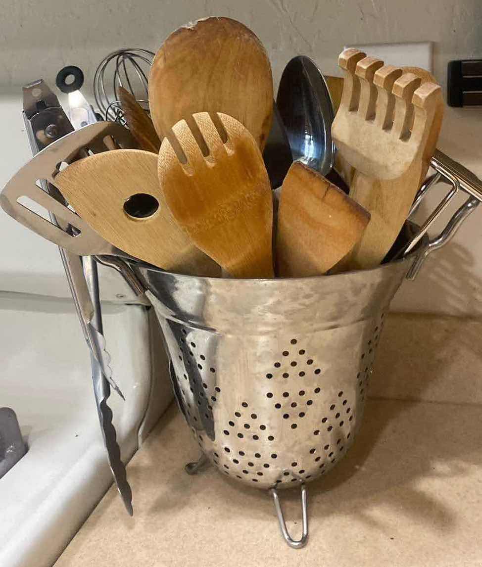 Photo 1 of COLANDER WITH COOKING TOOLS