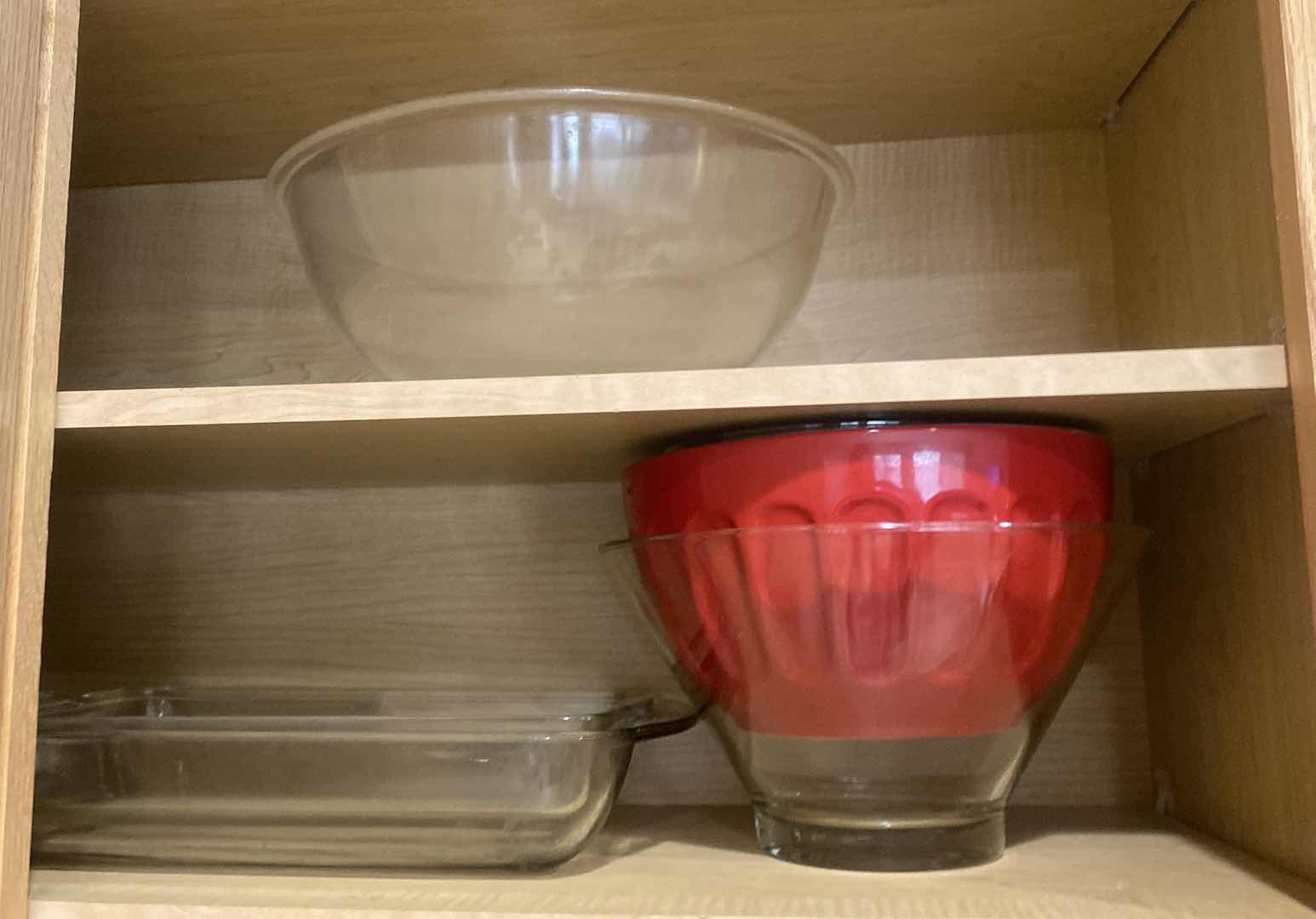 Photo 1 of CONTENTS OF KITCHEN CABINET-BOWLS & PYREX RECTANGULAR BAKEWARE