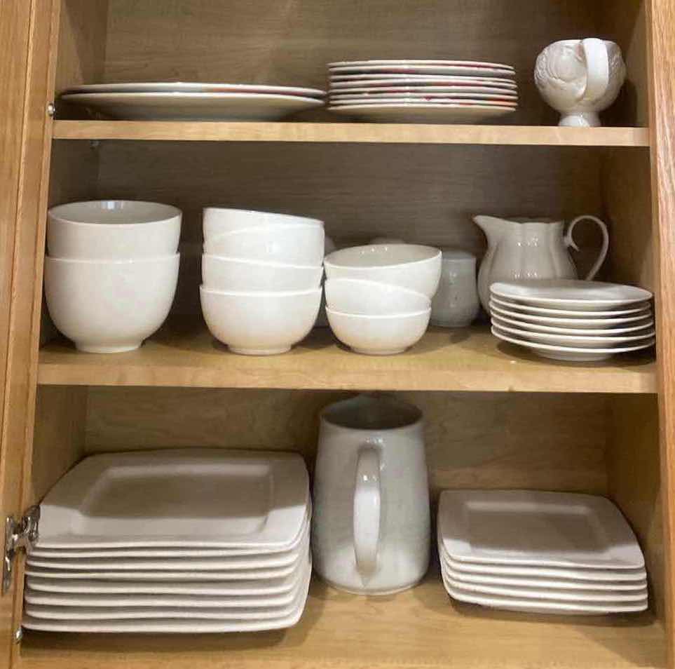 Photo 1 of CONTENTS OF KITCHEN CABINET -  WHITE ELEMENTS DISHES