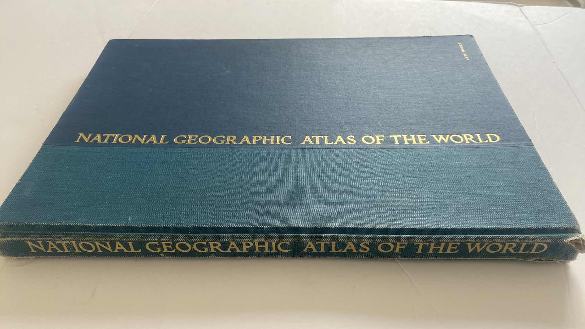 Photo 1 of VINTAGE 1963 NATIONAL GEOGRAPHIC ATLAS OF THE WORLD BOOK