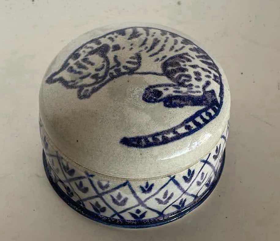 Photo 1 of CAT POTTERY WITH LID 7”