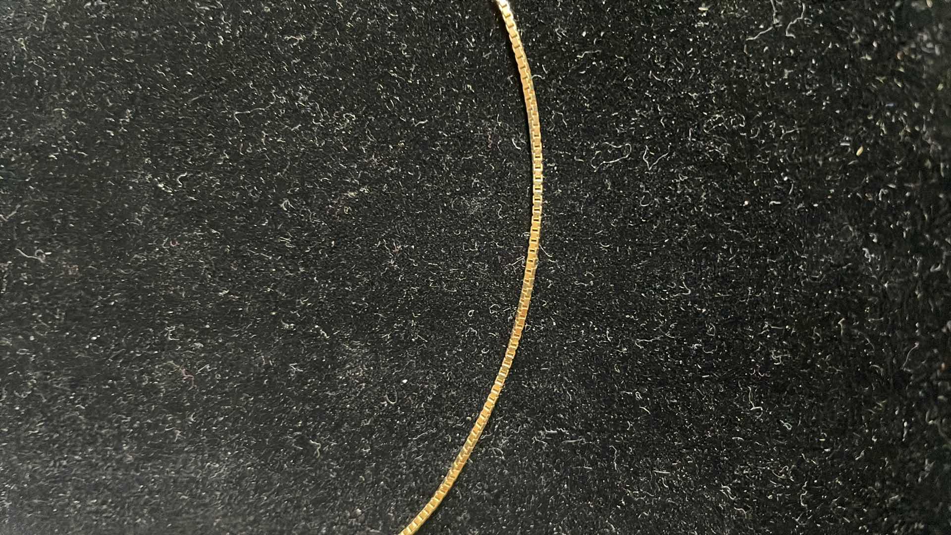 Photo 2 of FINE JEWELRY- 9” 14K GOLD BOX CHAIN