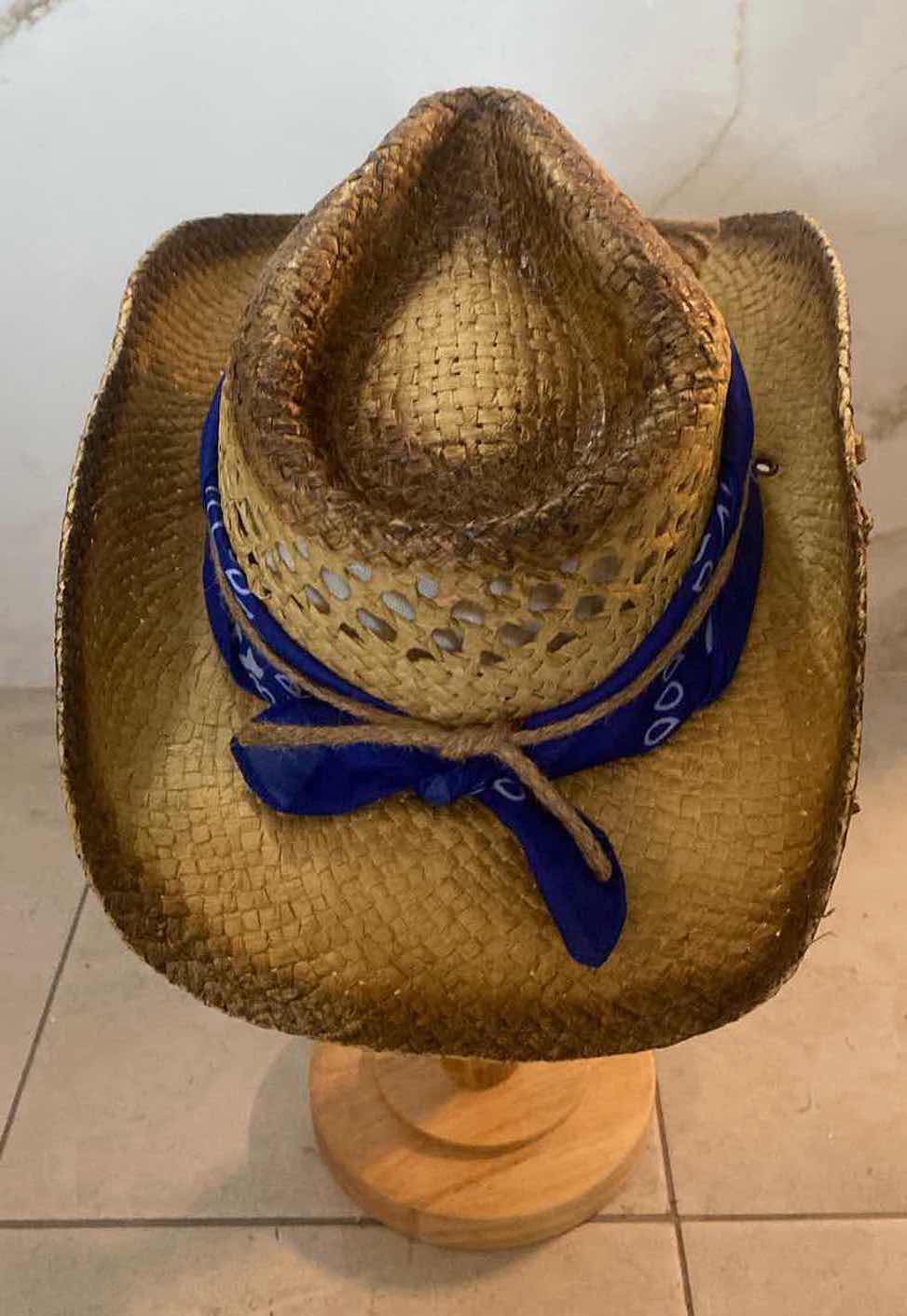 Photo 3 of NEW CUSTOM DESIGNED STRAW WESTERN REMOVABLE BANDANA COWGIRL HAT (ONE SIZE FITS ALL)