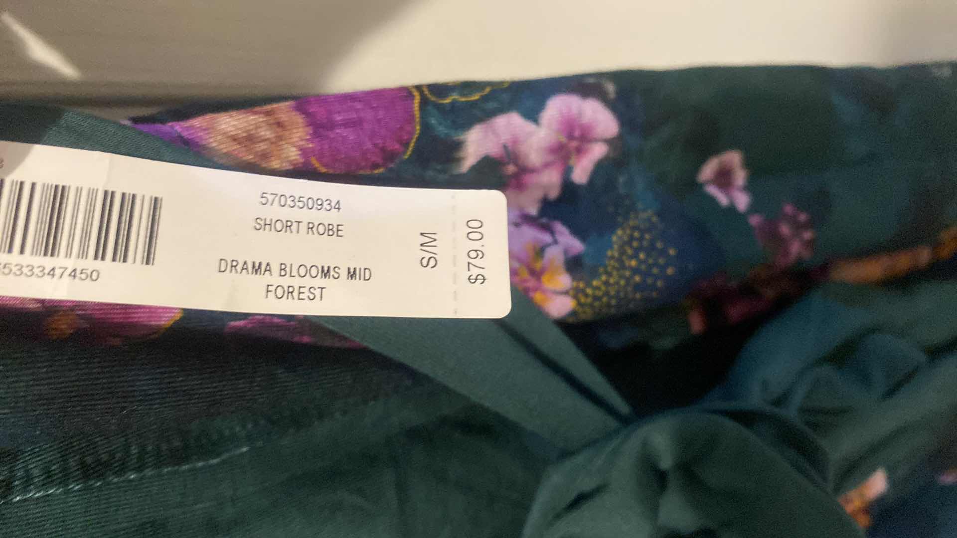 Photo 3 of SOMA WOMENS SIZE SMALL 4 PJ SEPARATES ROBE IS NWT $79