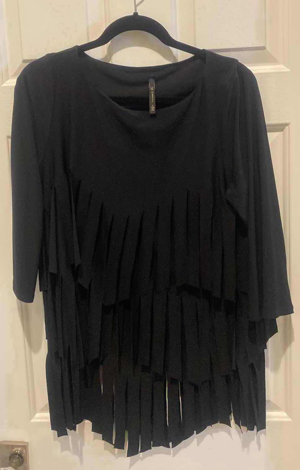 Photo 1 of IC WOMENS SIZE LARGE SHIRRED TOP