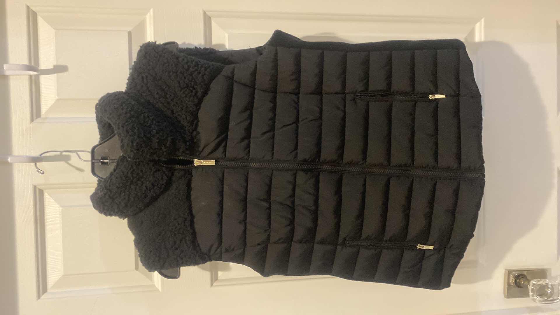 Photo 1 of CALVIN KLEIN PUFFY VEST WOMENS SIZE MEDIUM