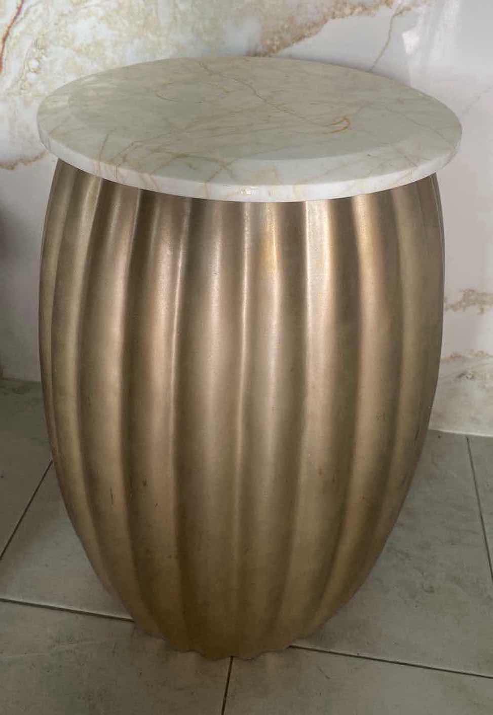 Photo 1 of 14 1/2” ROUND FLUTED TABLE WITH FAUX X MARBLE TOP H23”