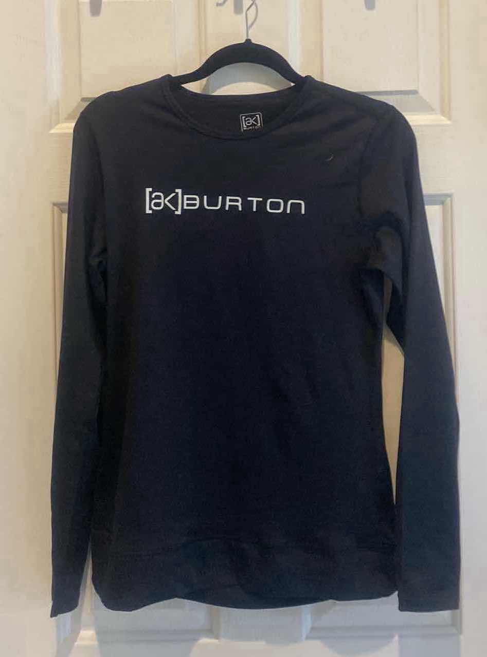 Photo 1 of WOMENS BURTON SIZE LARGE SKI/ SNOWBOARD SHIRT WITH THUMB HOLES