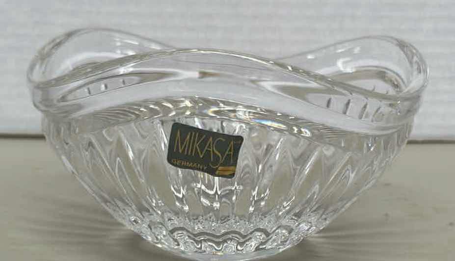 Photo 1 of MIKASA CIMARRON CRYSTAL BOWL 4”