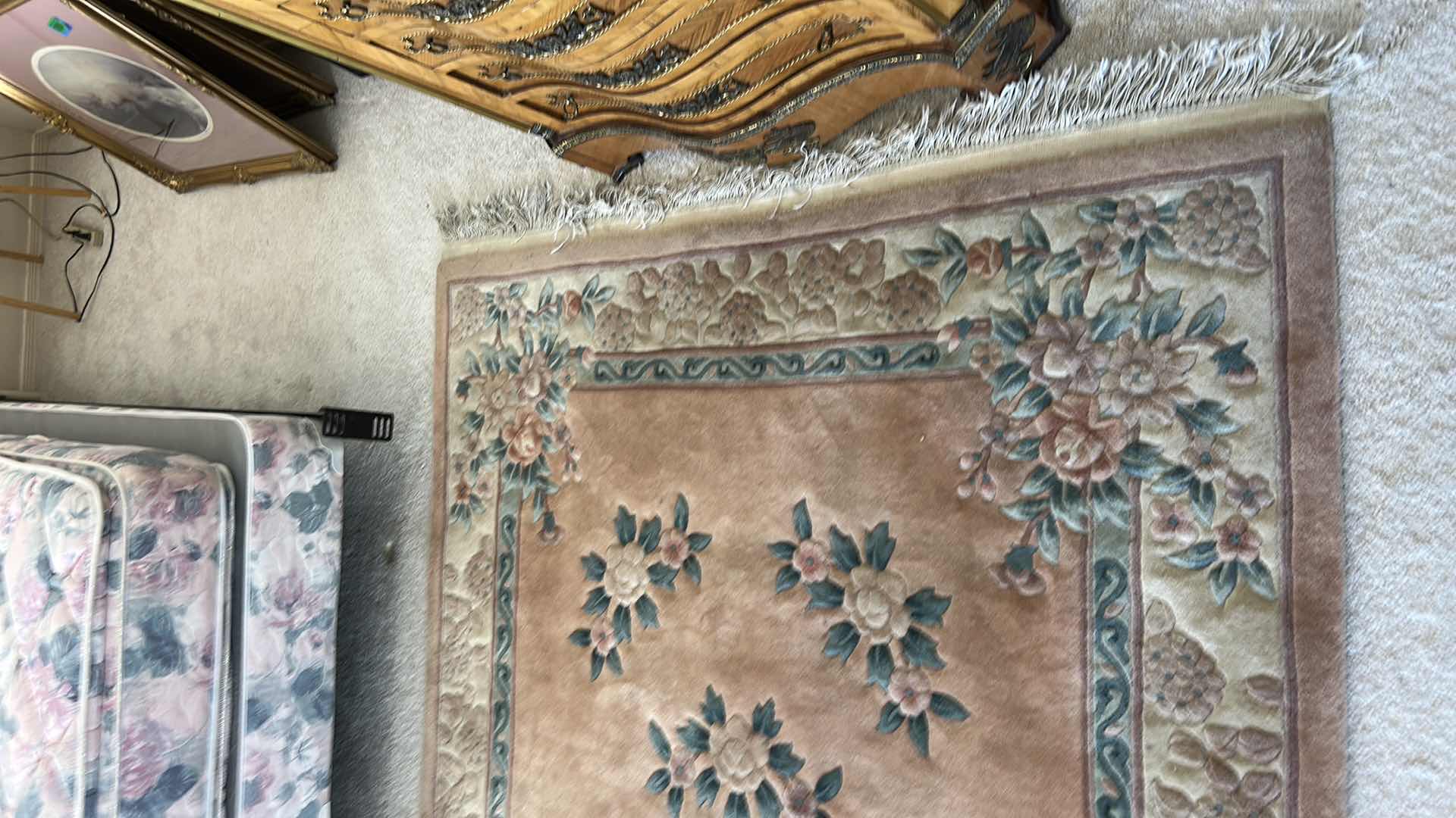 Photo 1 of ROSE FLORAL WOOL AREA RUG