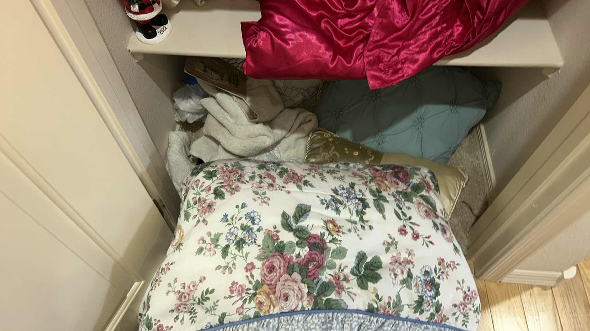 Photo 1 of CONTENTS OF LINEN CLOSET