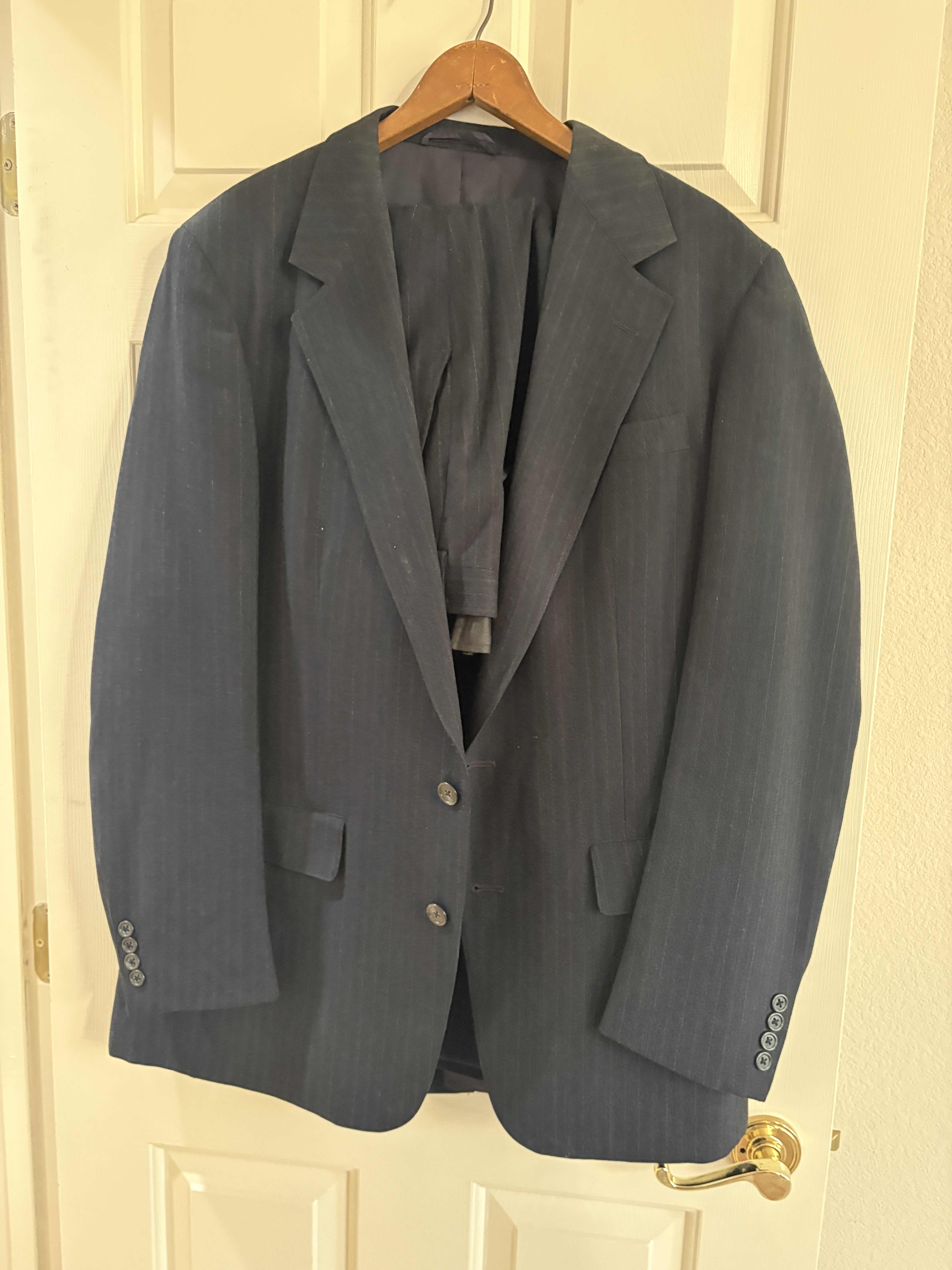 Photo 1 of MENS SUITS AND DRESS SHIRTS 17”