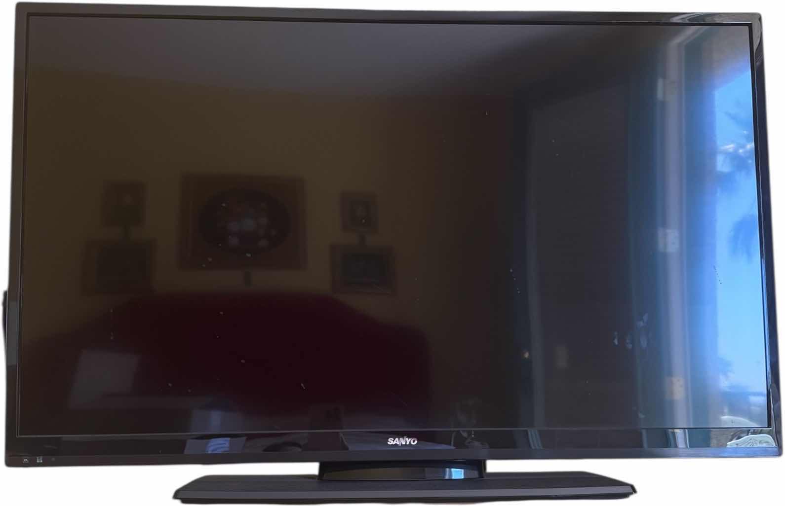 Photo 1 of SANYO LED 39” TV WITH REMOTE