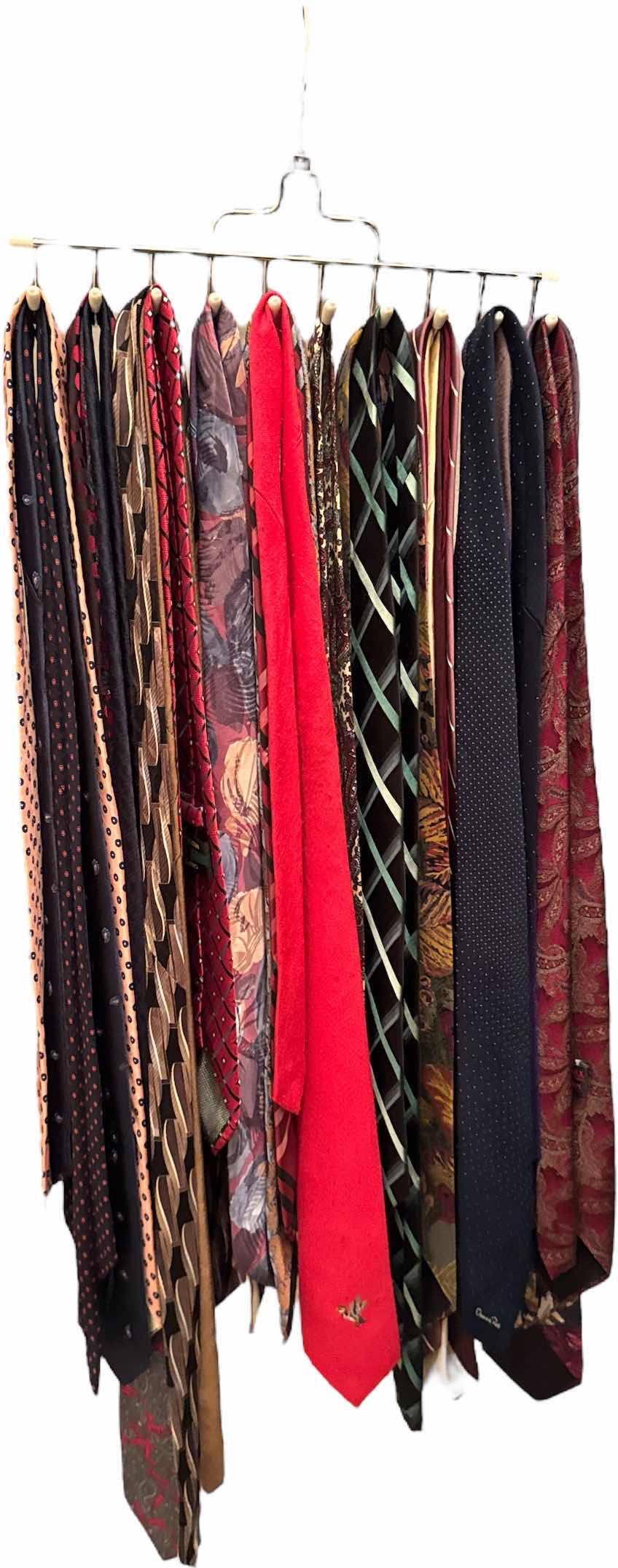 Photo 1 of METAL TIE RACK TIES INCLUDED
W14.5” X L8”