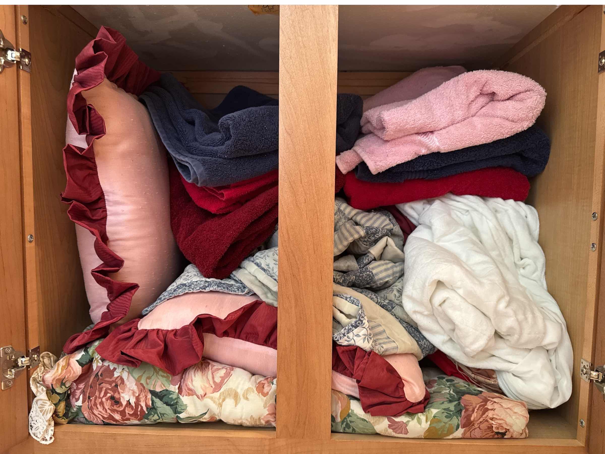 Photo 1 of CONTENTS OF CABINET
