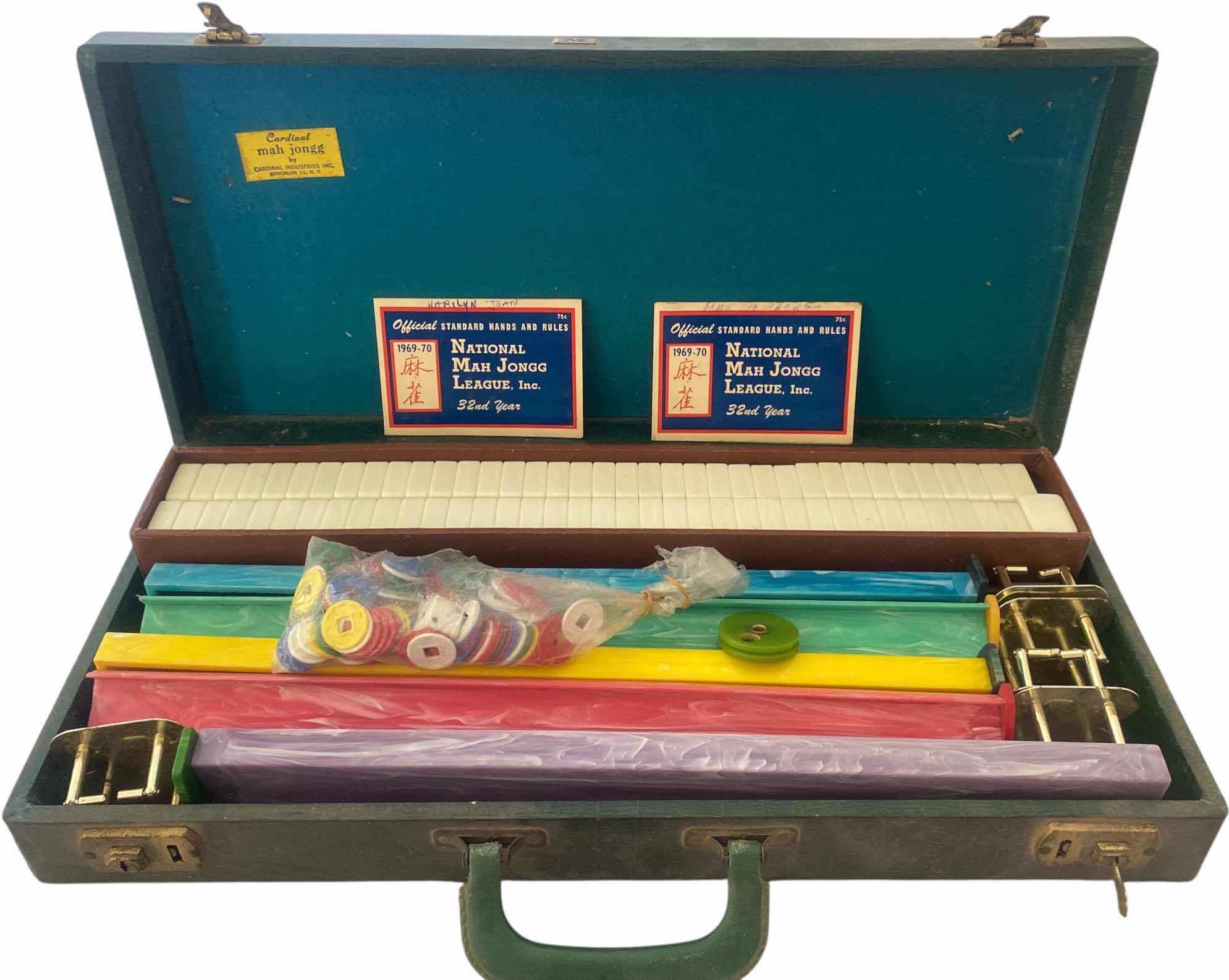 Photo 1 of VINTAGE 1960’s CARDINAL INDUSTRIES BAKELITE MAHJONG SET
