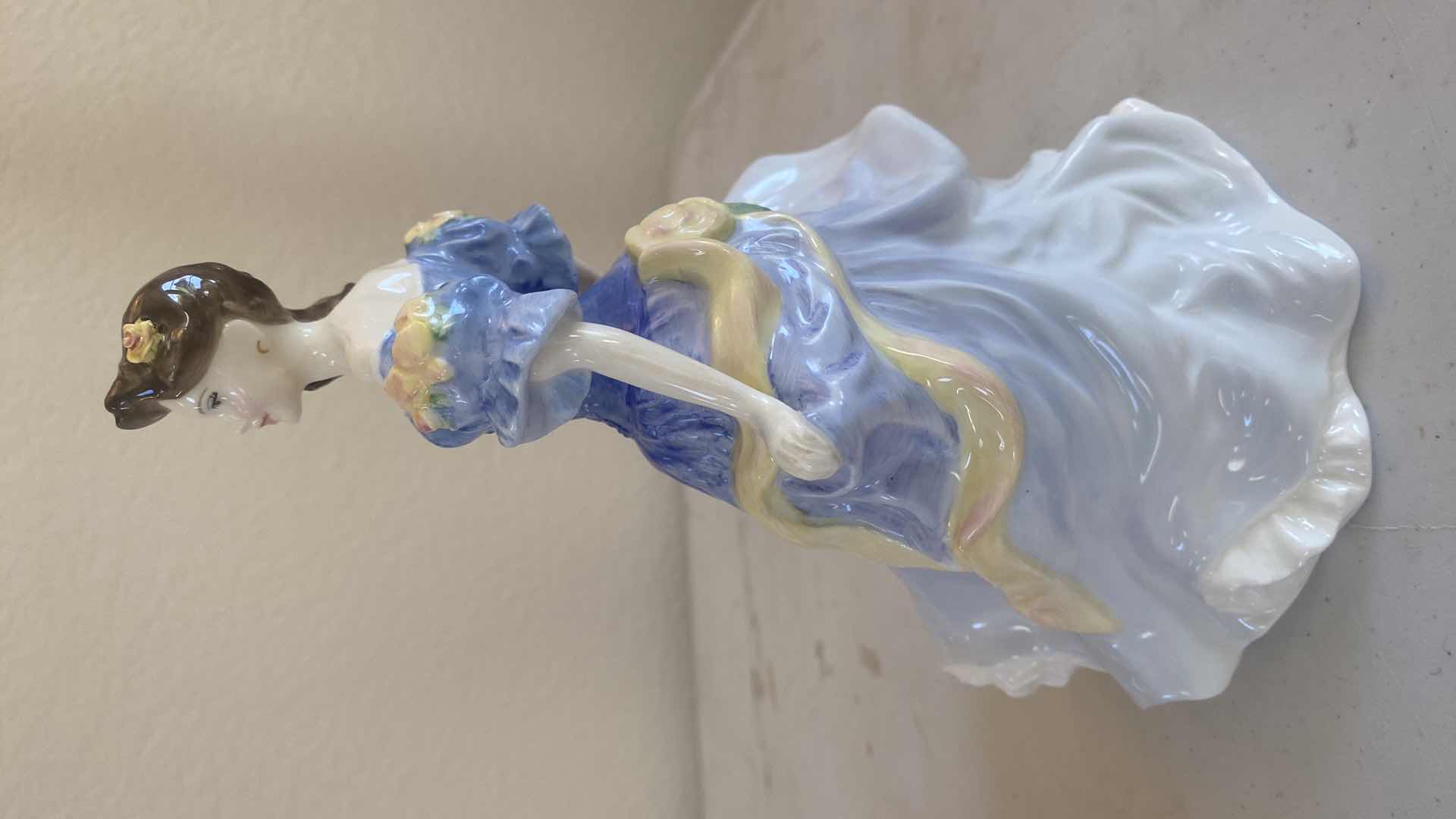 Photo 1 of ROYAL DOULTON HN4041 “REBECCA” FIGURINE H8 1/4”